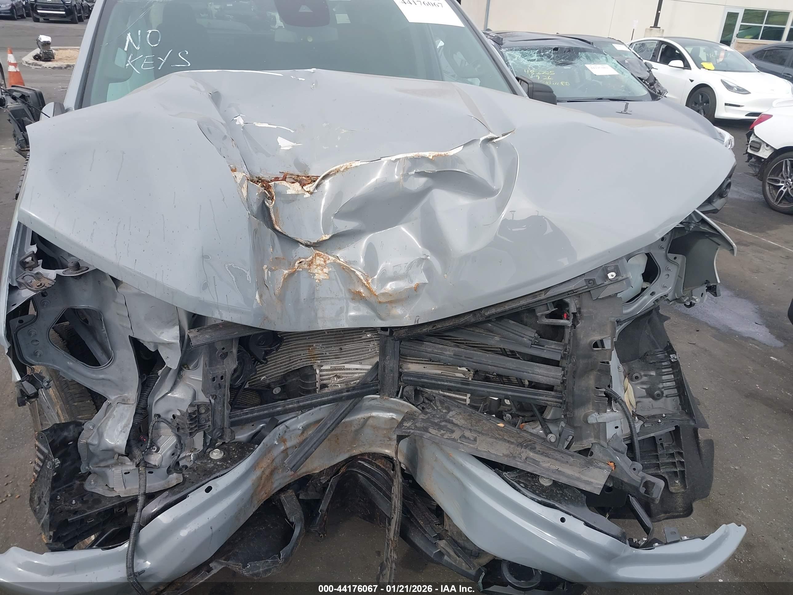 CHEVROLET SILVERADO image 6