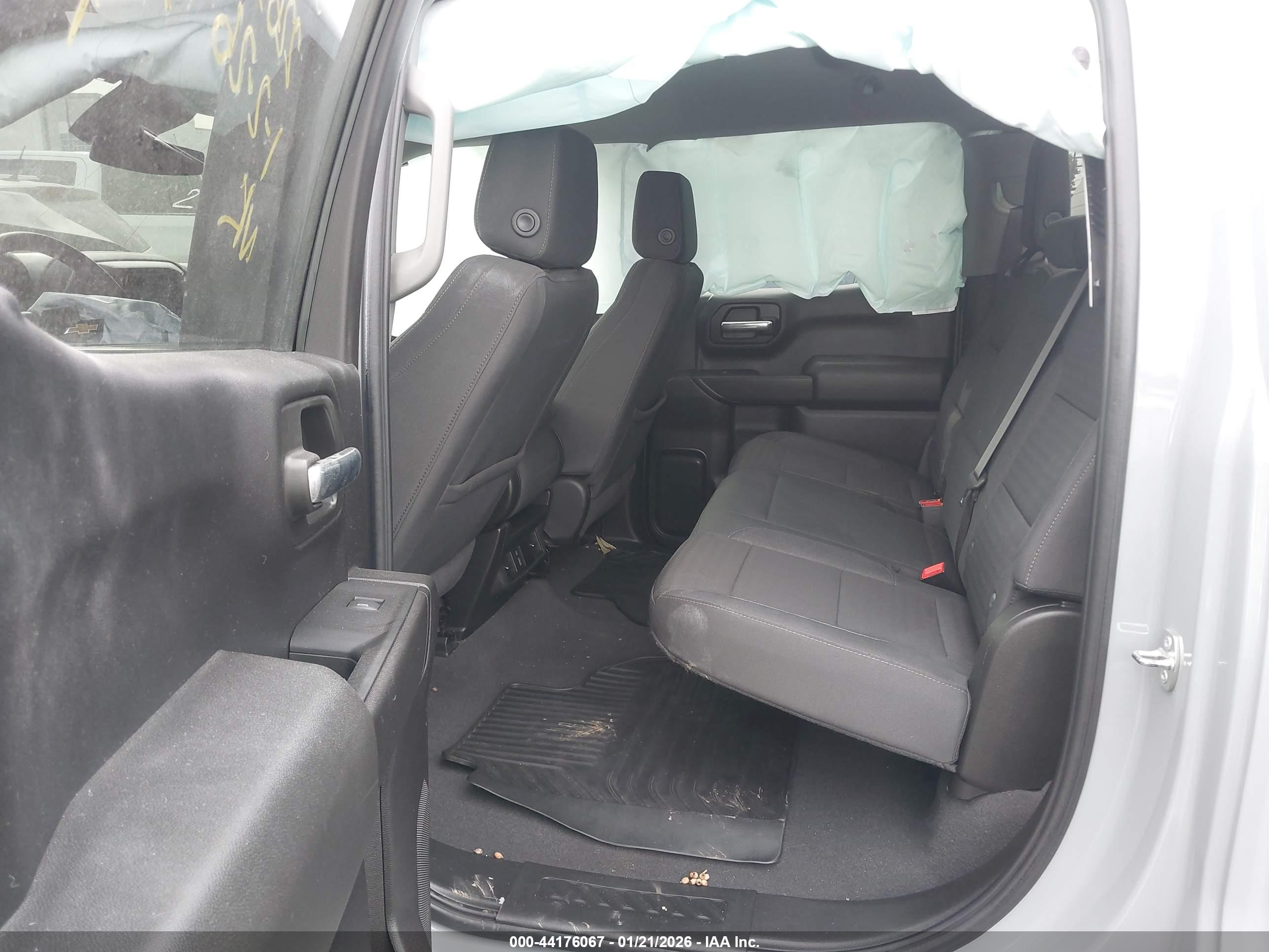 CHEVROLET SILVERADO image 8