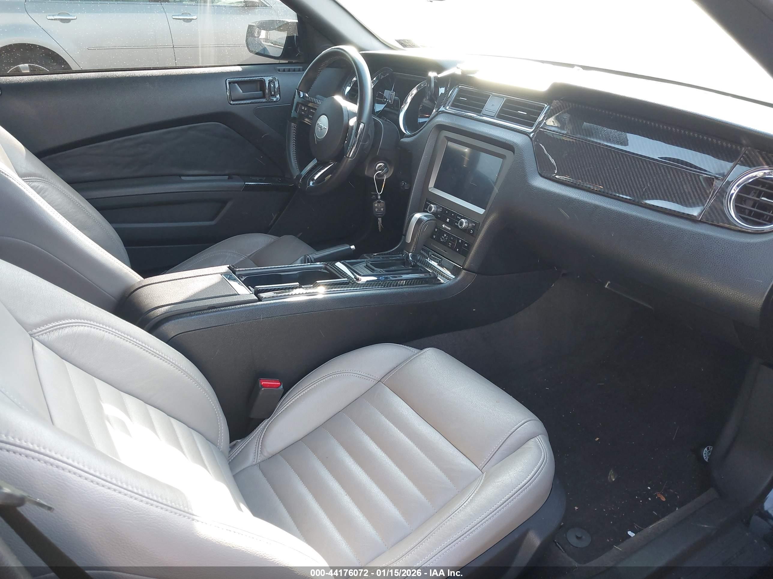 FORD MUSTANG image 5