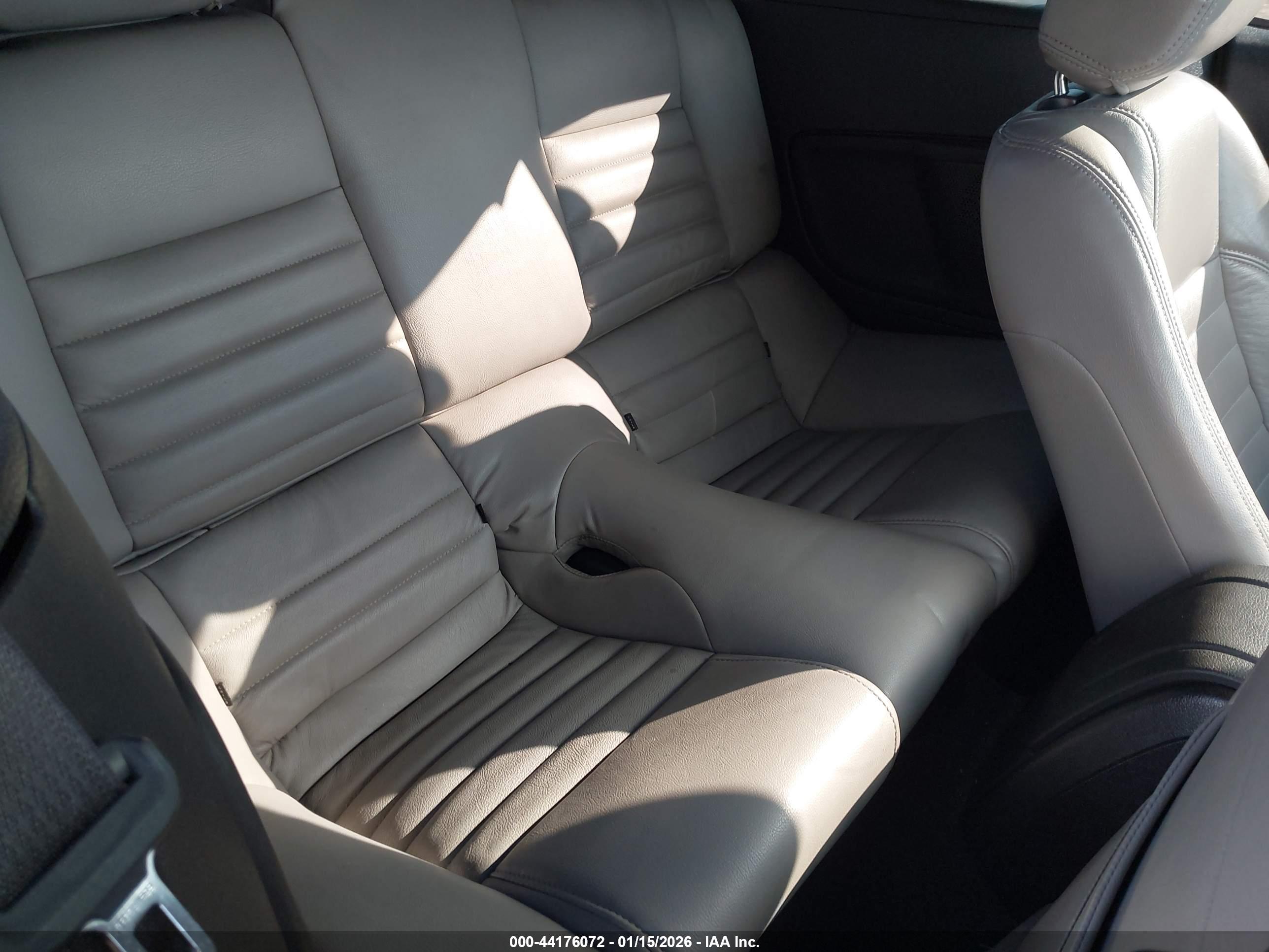 FORD MUSTANG image 8