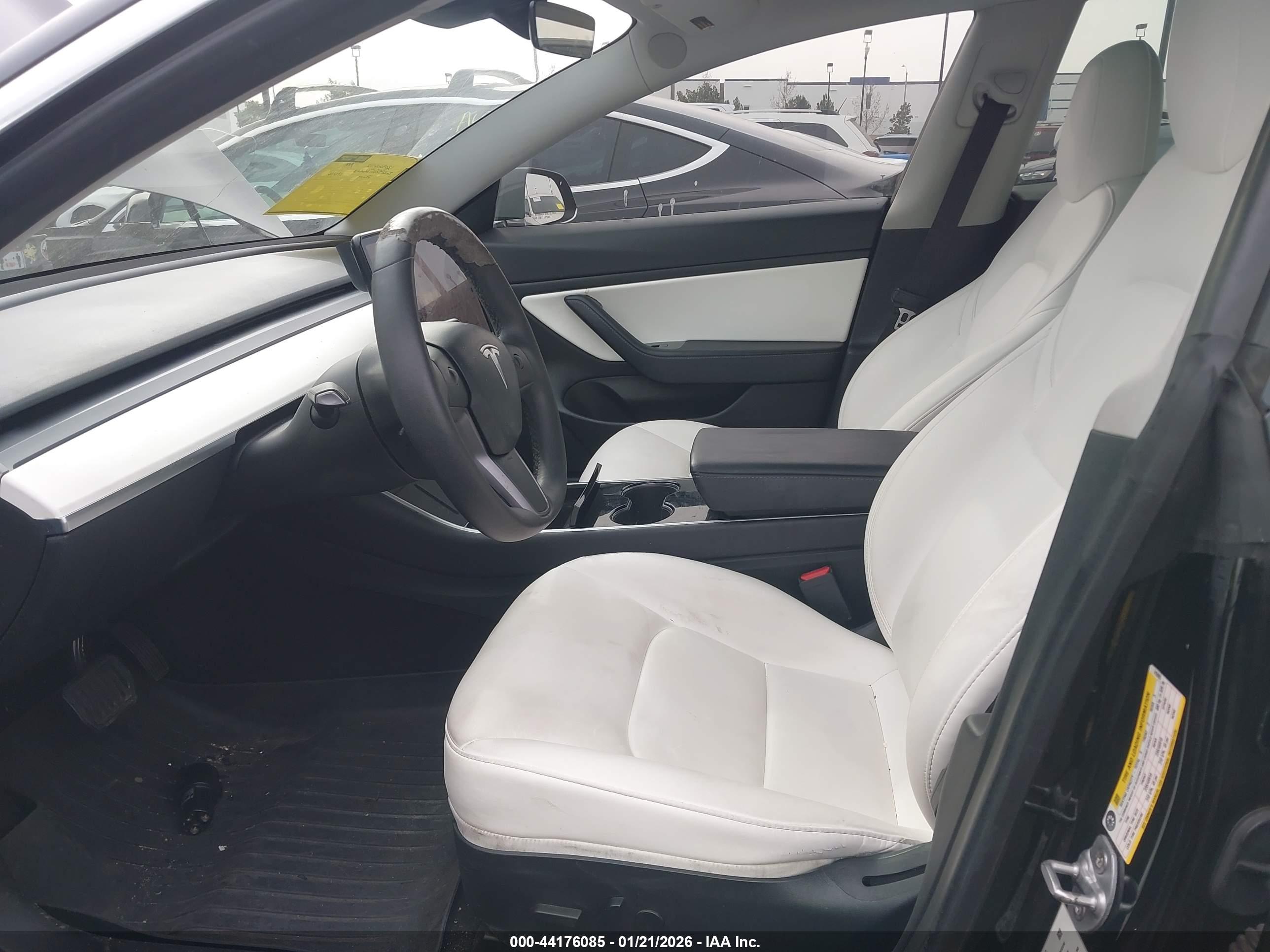 TESLA MODEL image 5