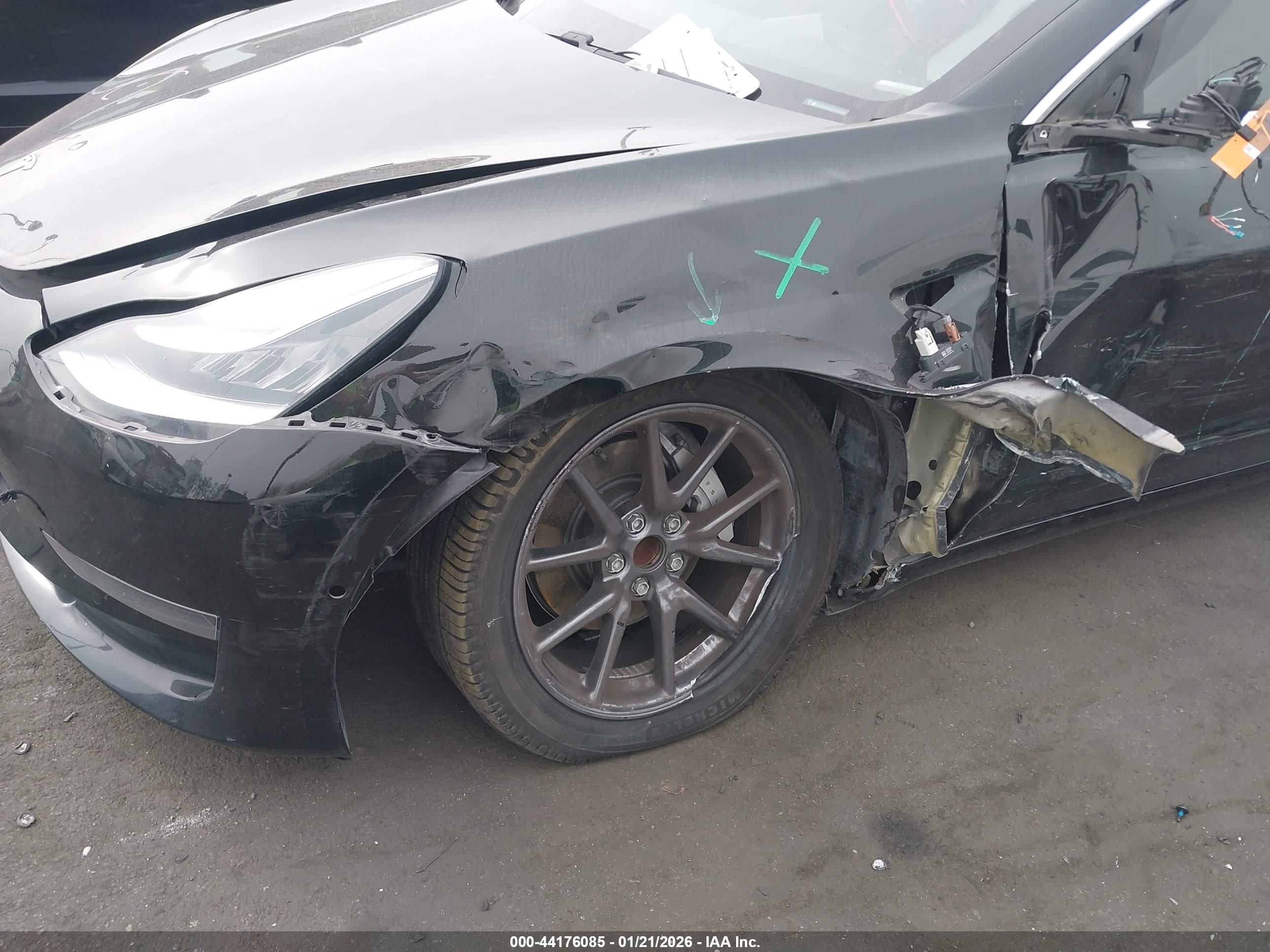 TESLA MODEL image 6