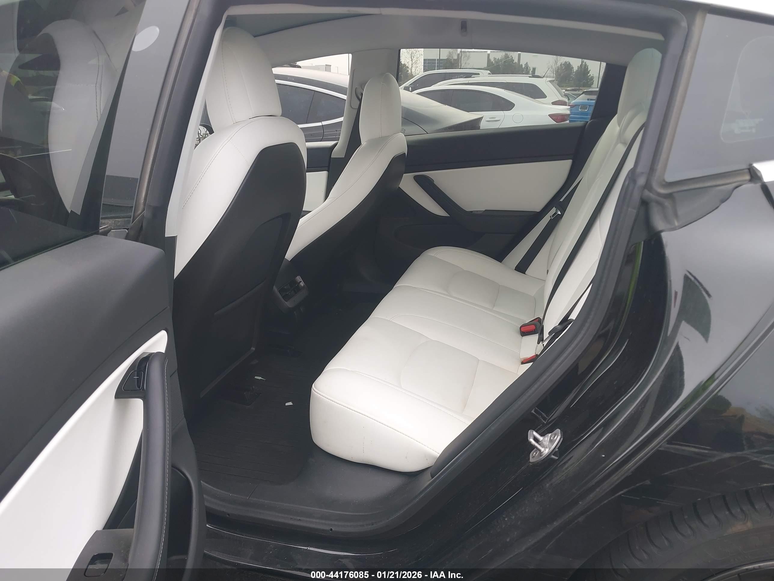 TESLA MODEL image 8