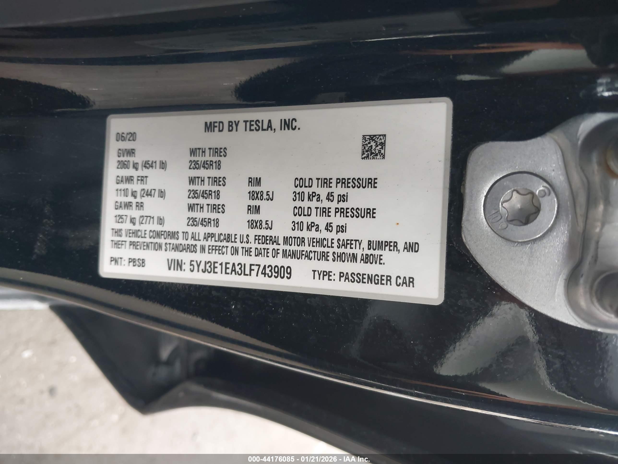 TESLA MODEL image 9