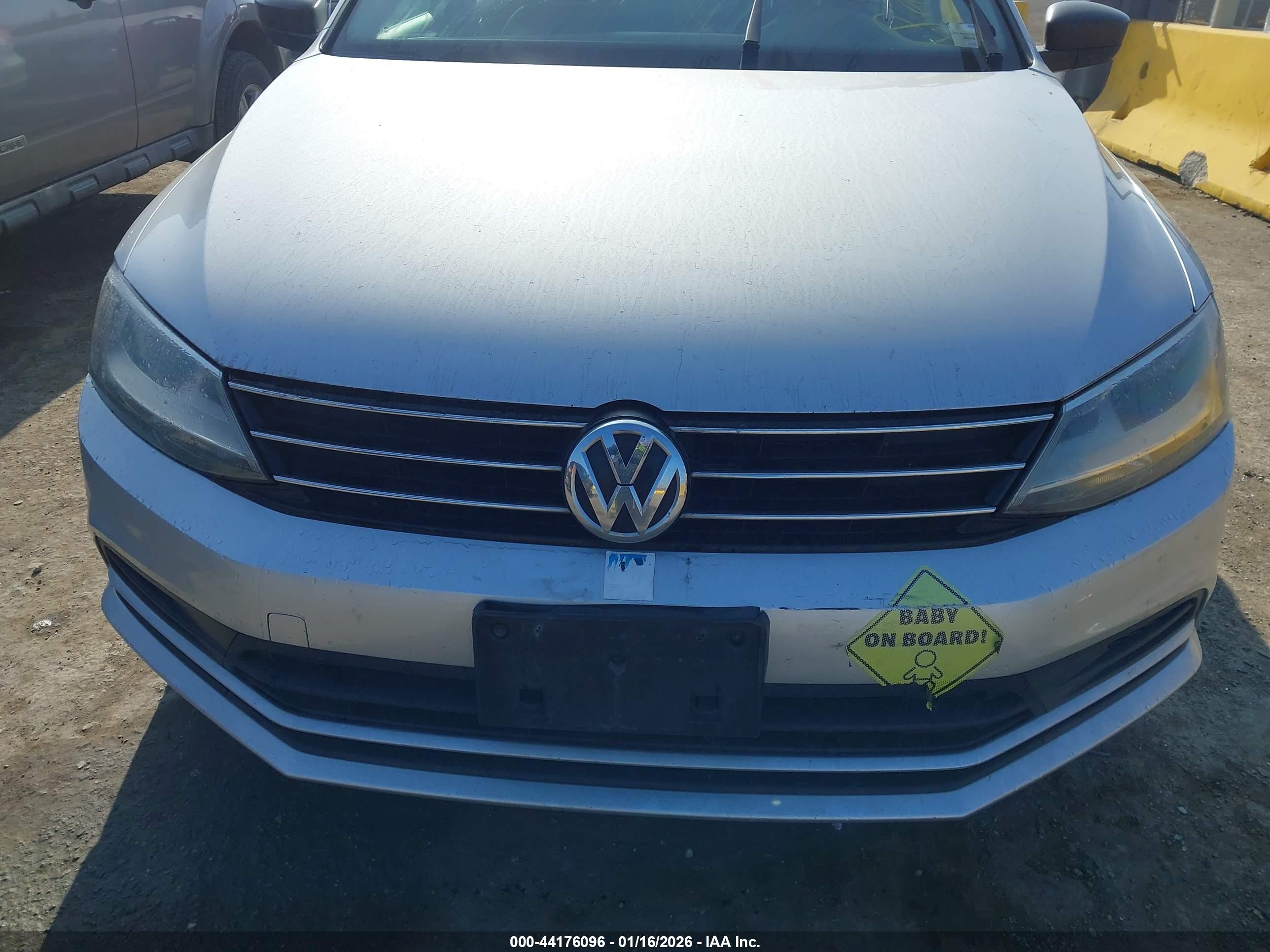 VOLKSWAGEN JETTA image 6