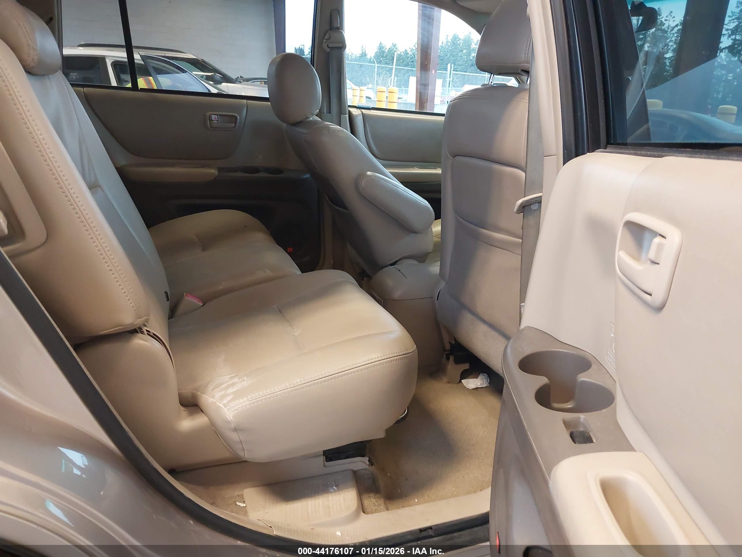 TOYOTA HIGHLANDER image 8
