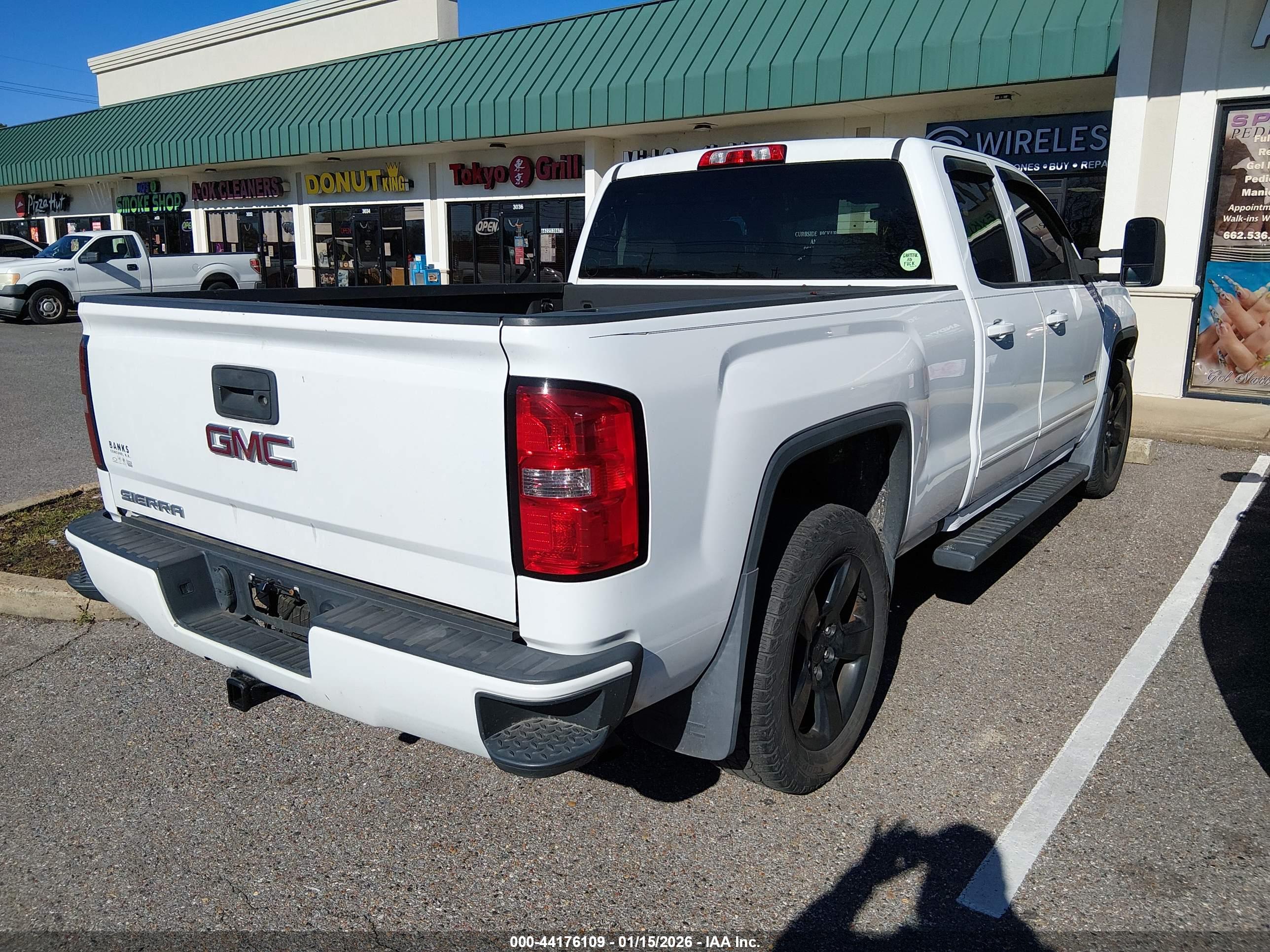 GMC SIERRA image 4