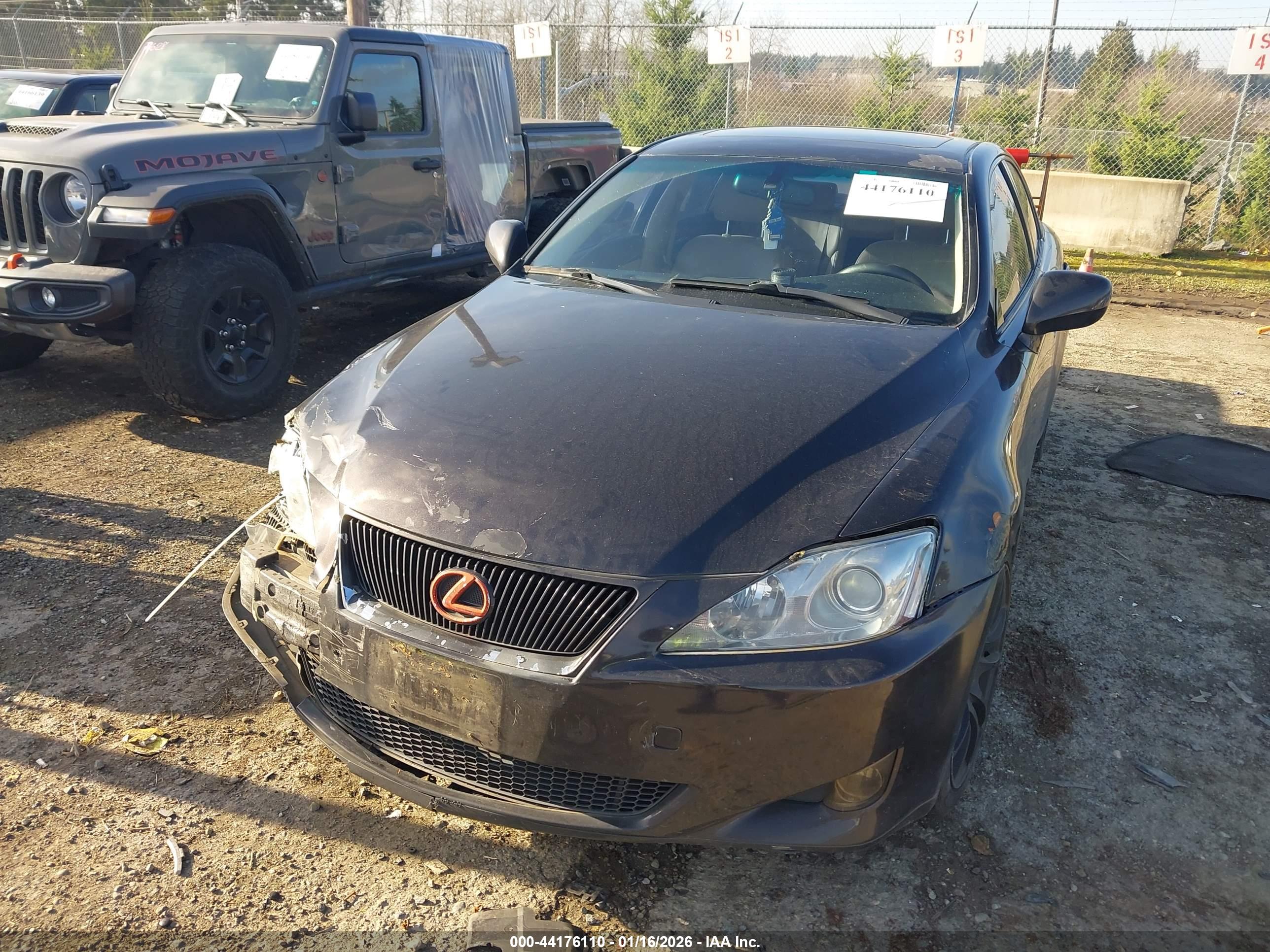 LEXUS IS image 2