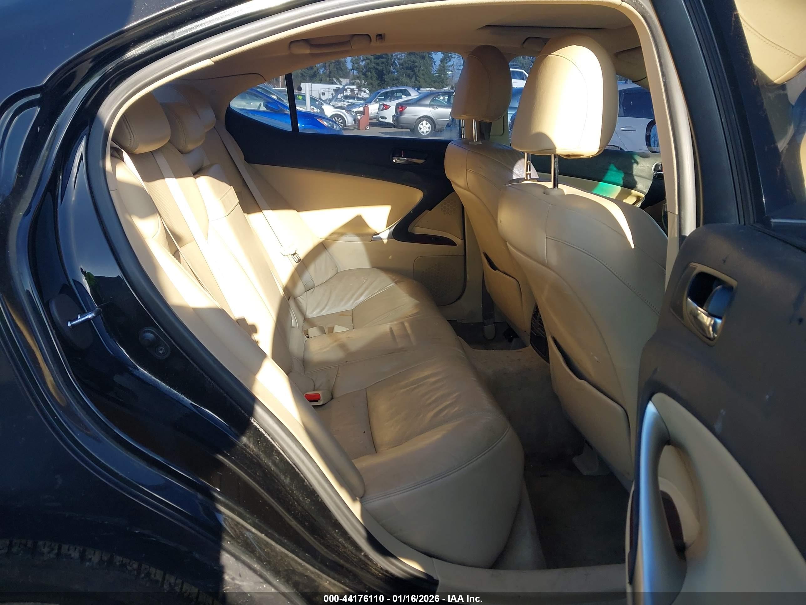 LEXUS IS image 8