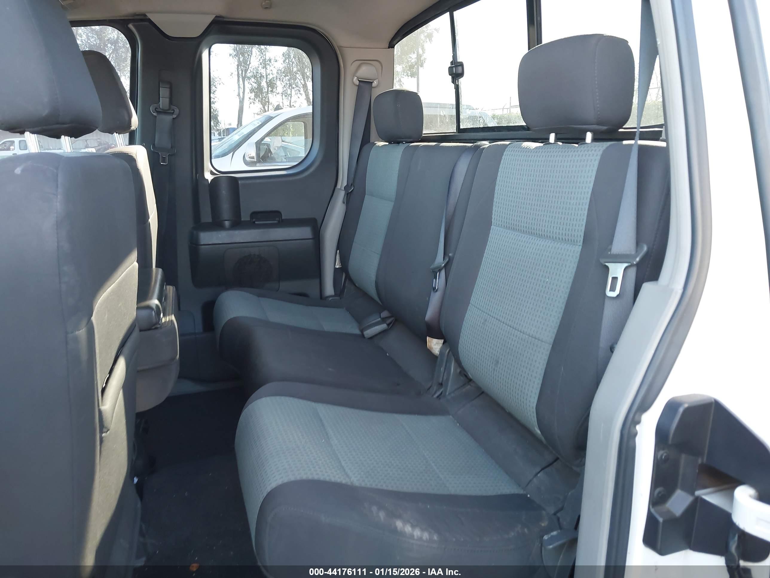 NISSAN TITAN image 8
