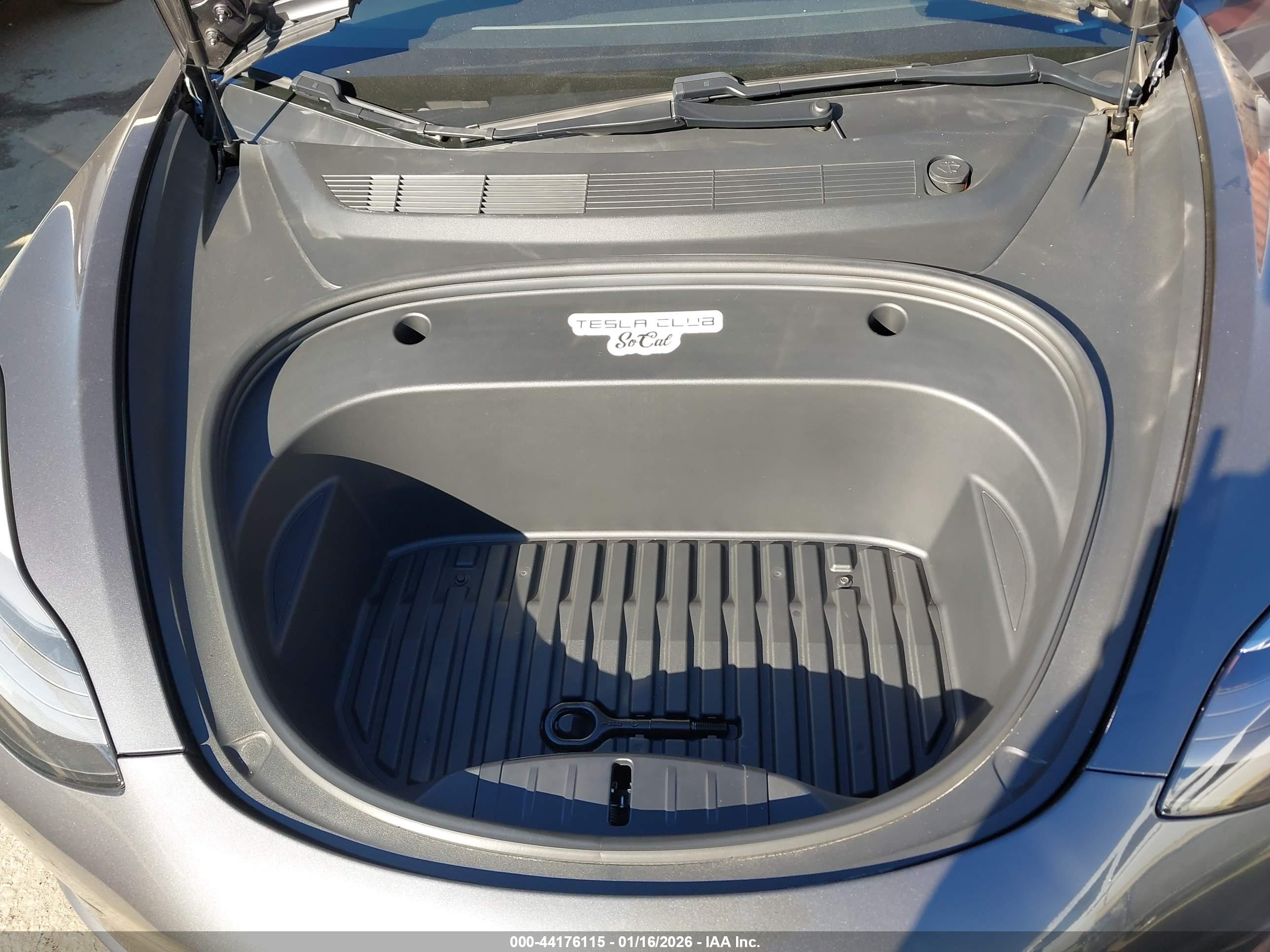 TESLA MODEL image 10
