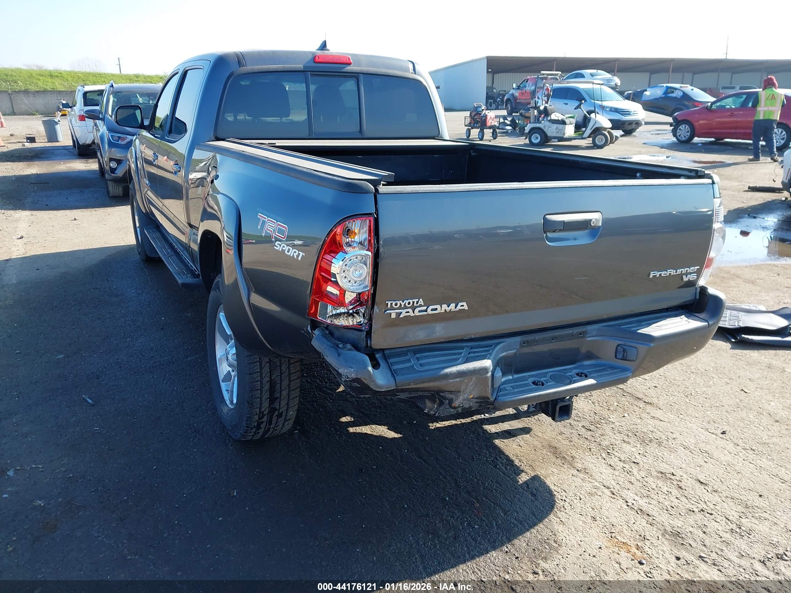 TOYOTA TACOMA image 3