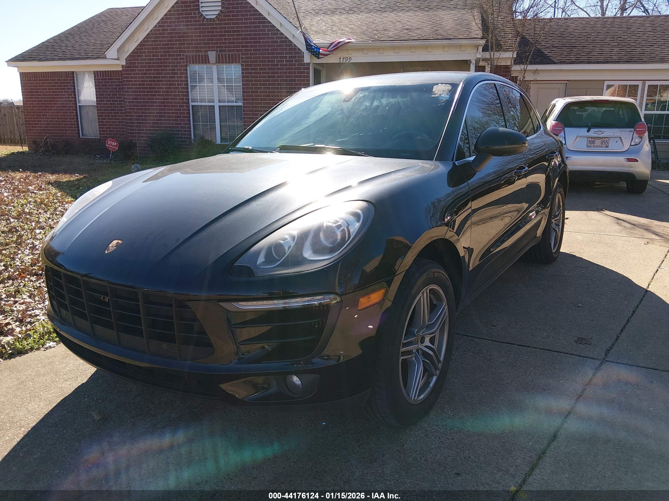 PORSCHE MACAN image 2