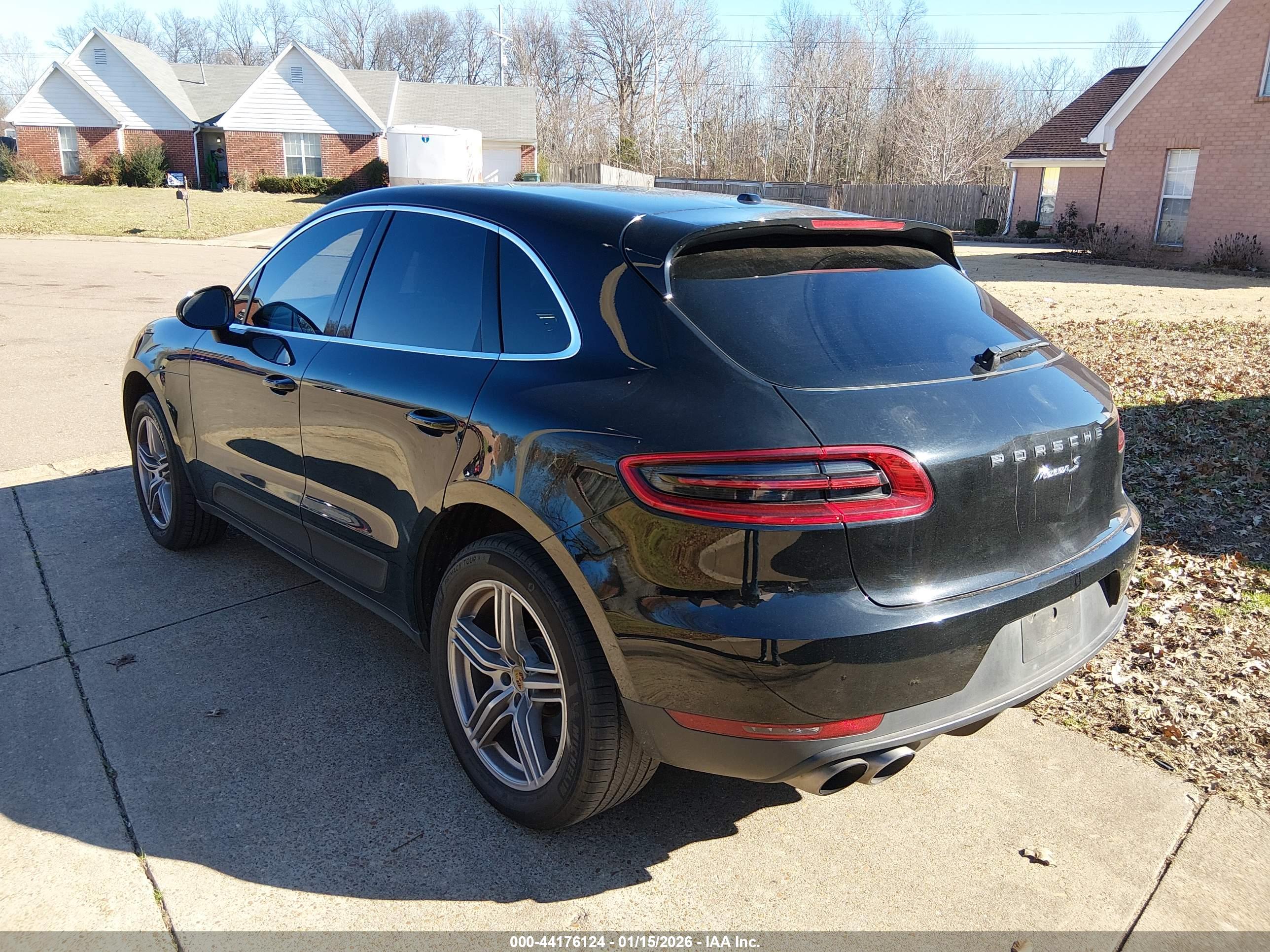 PORSCHE MACAN image 3