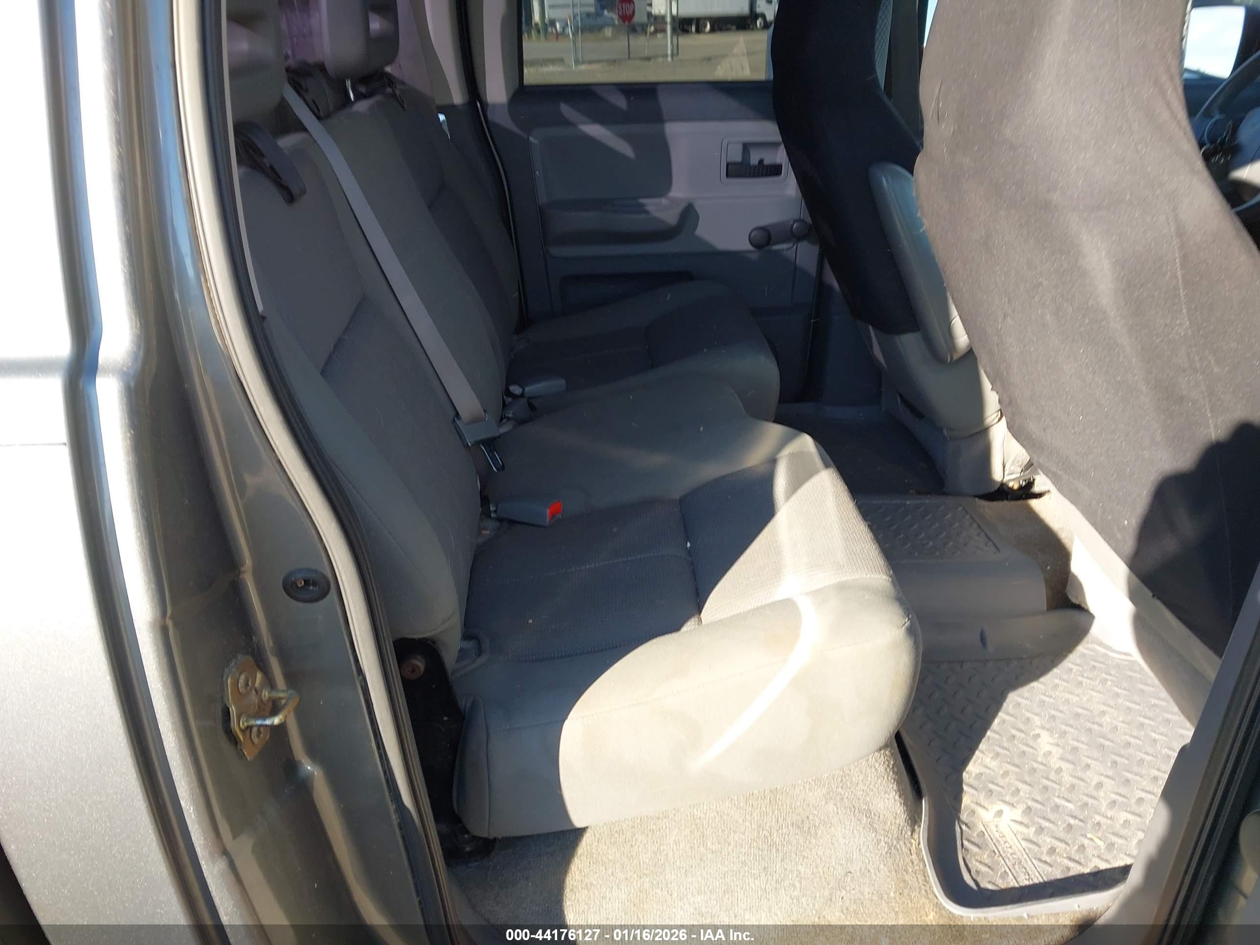 DODGE DAKOTA image 8