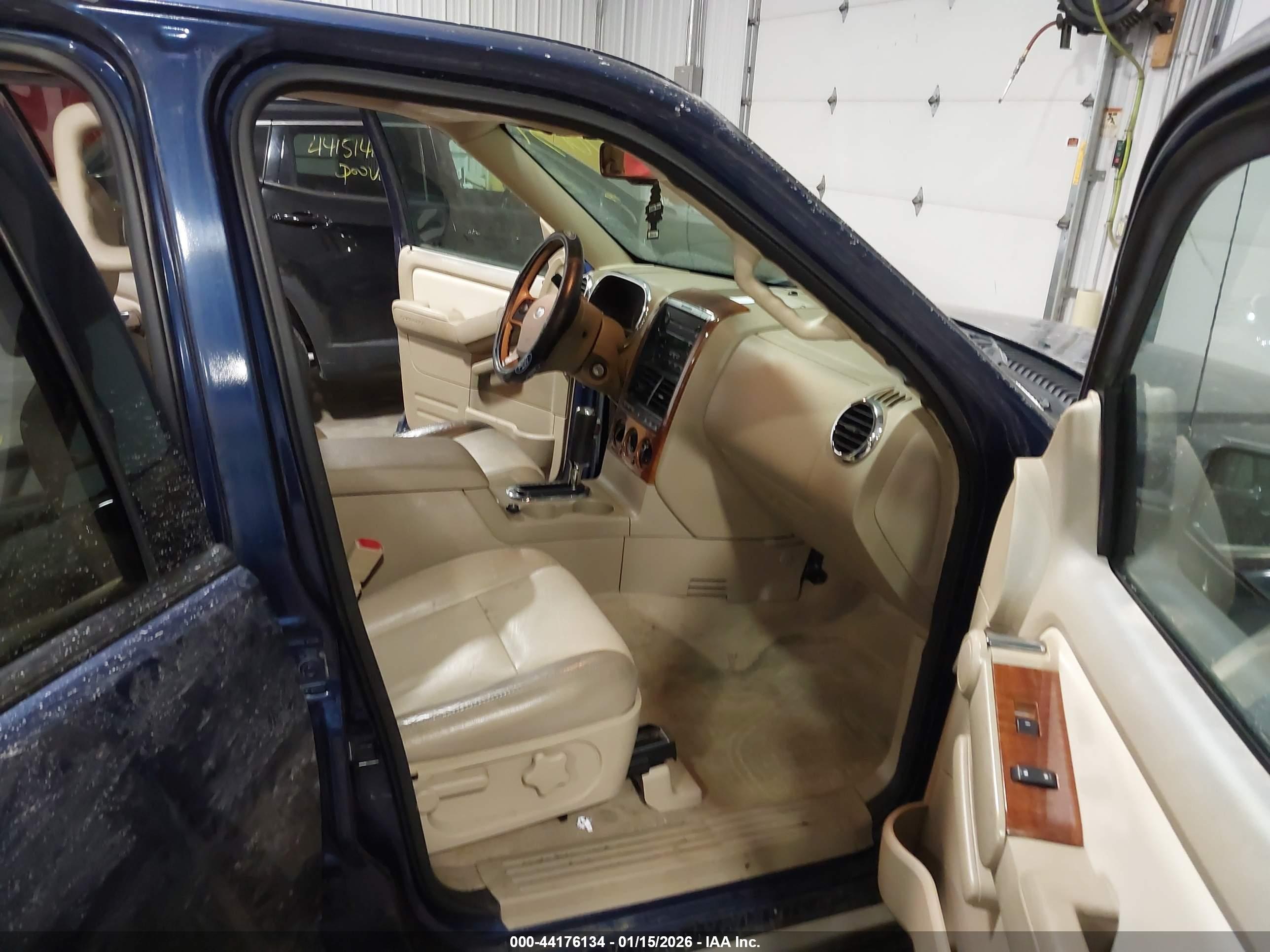 FORD EXPLORER image 5