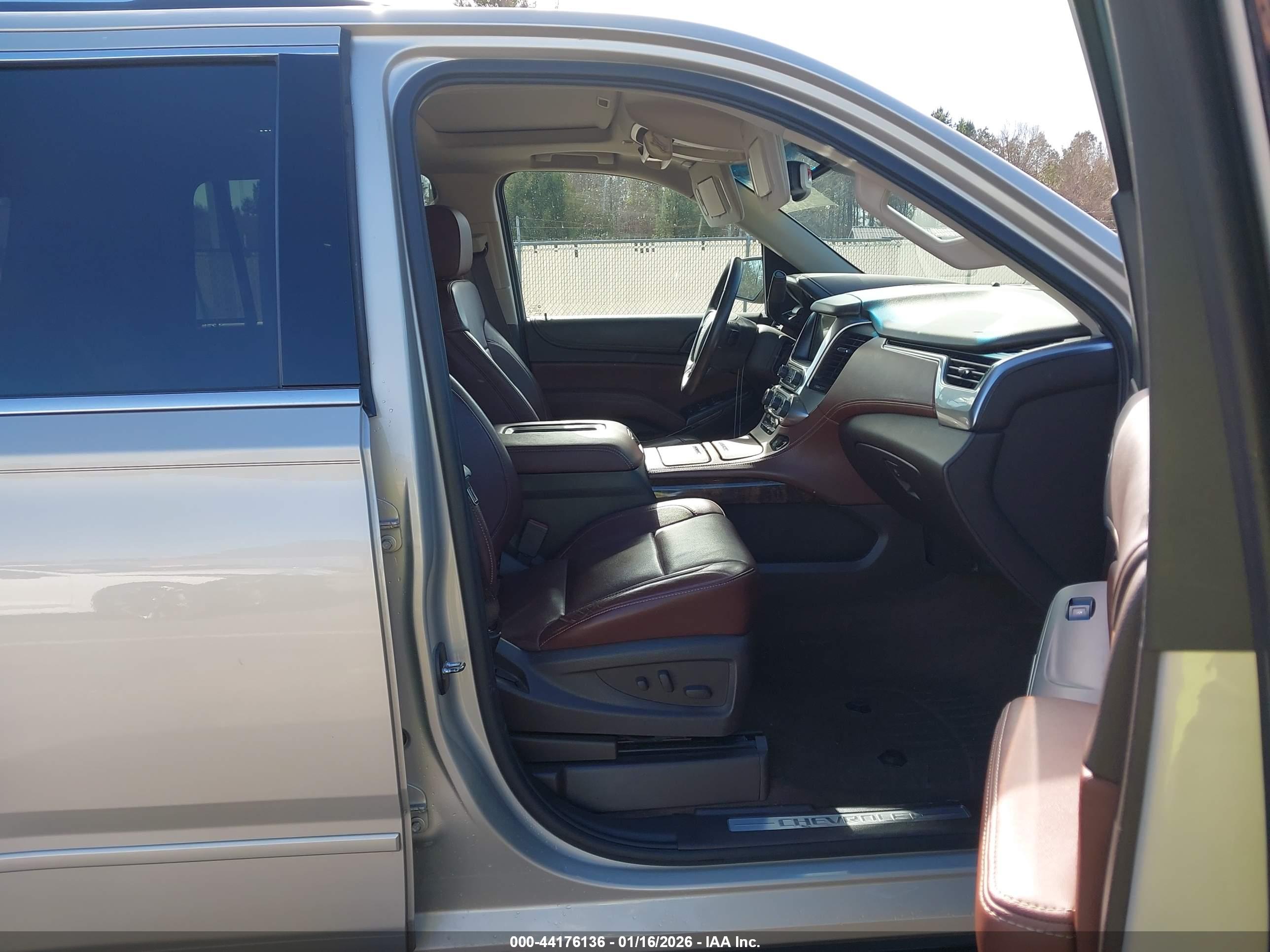 CHEVROLET TAHOE image 5