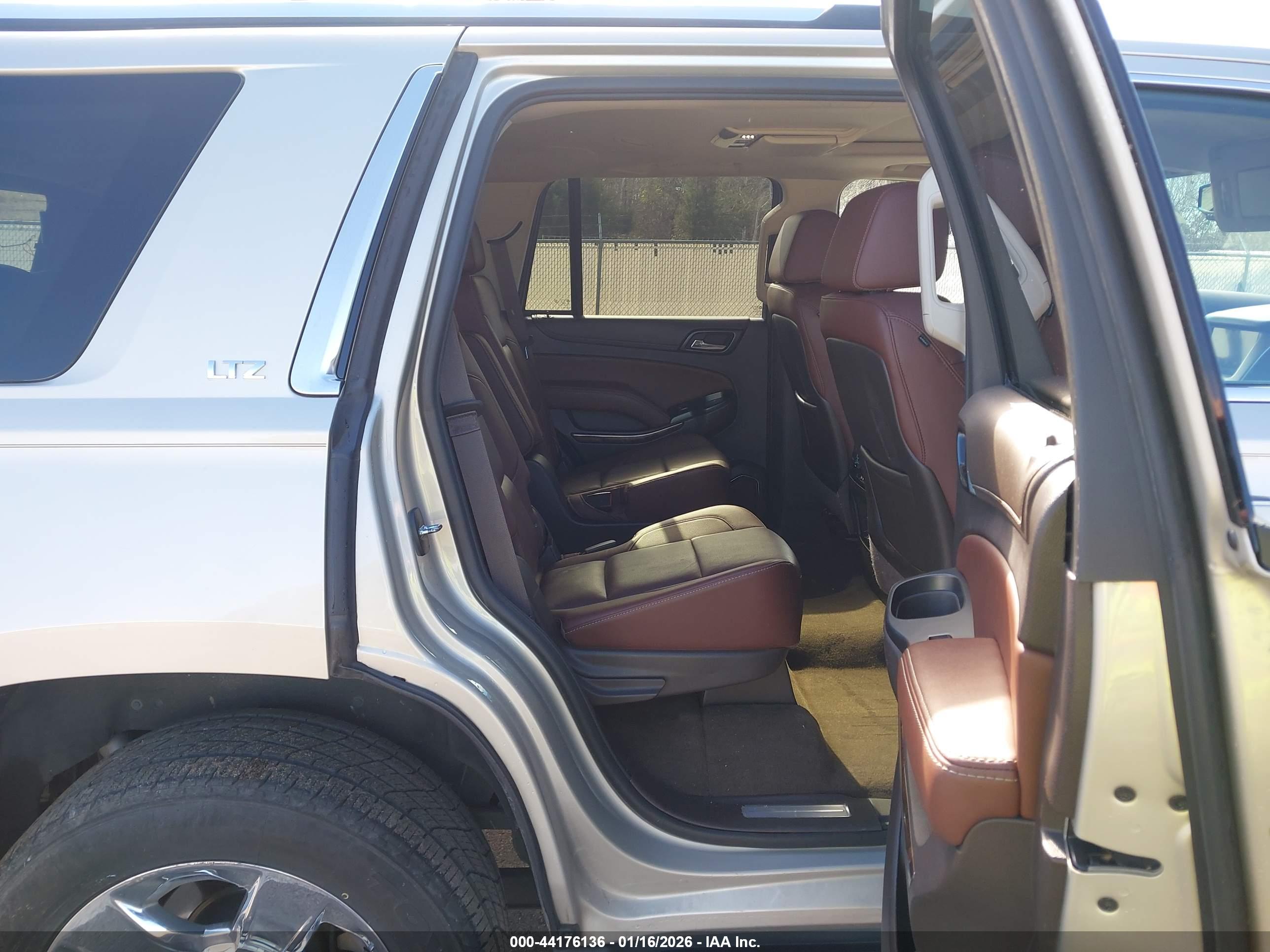 CHEVROLET TAHOE image 8
