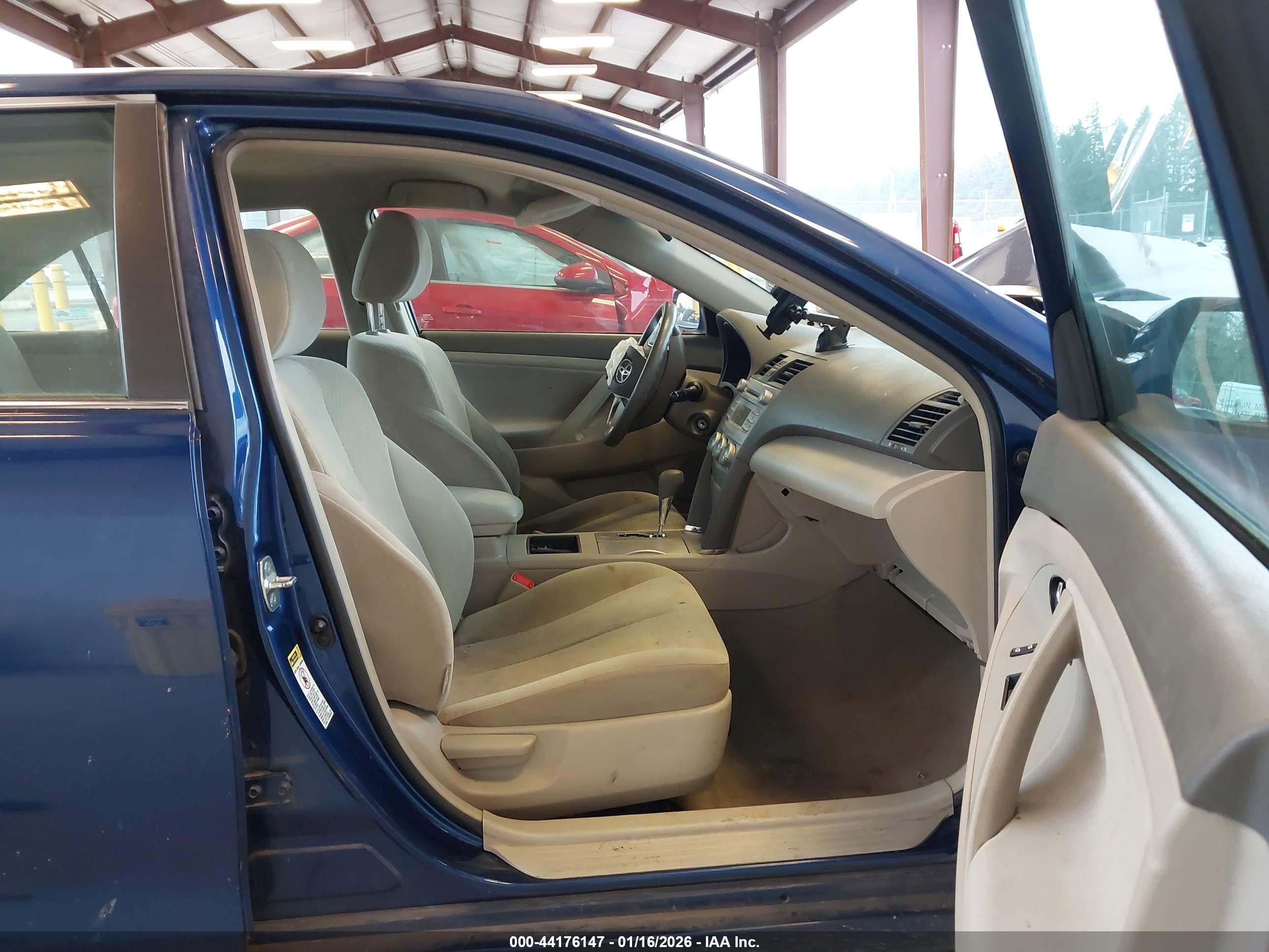 TOYOTA CAMRY image 5