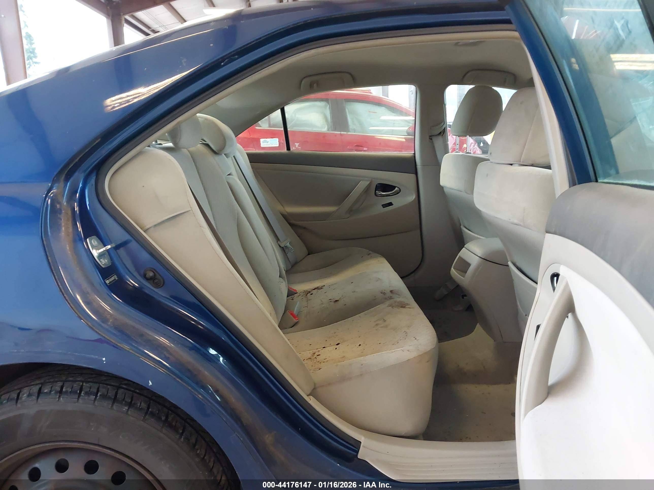 TOYOTA CAMRY image 8