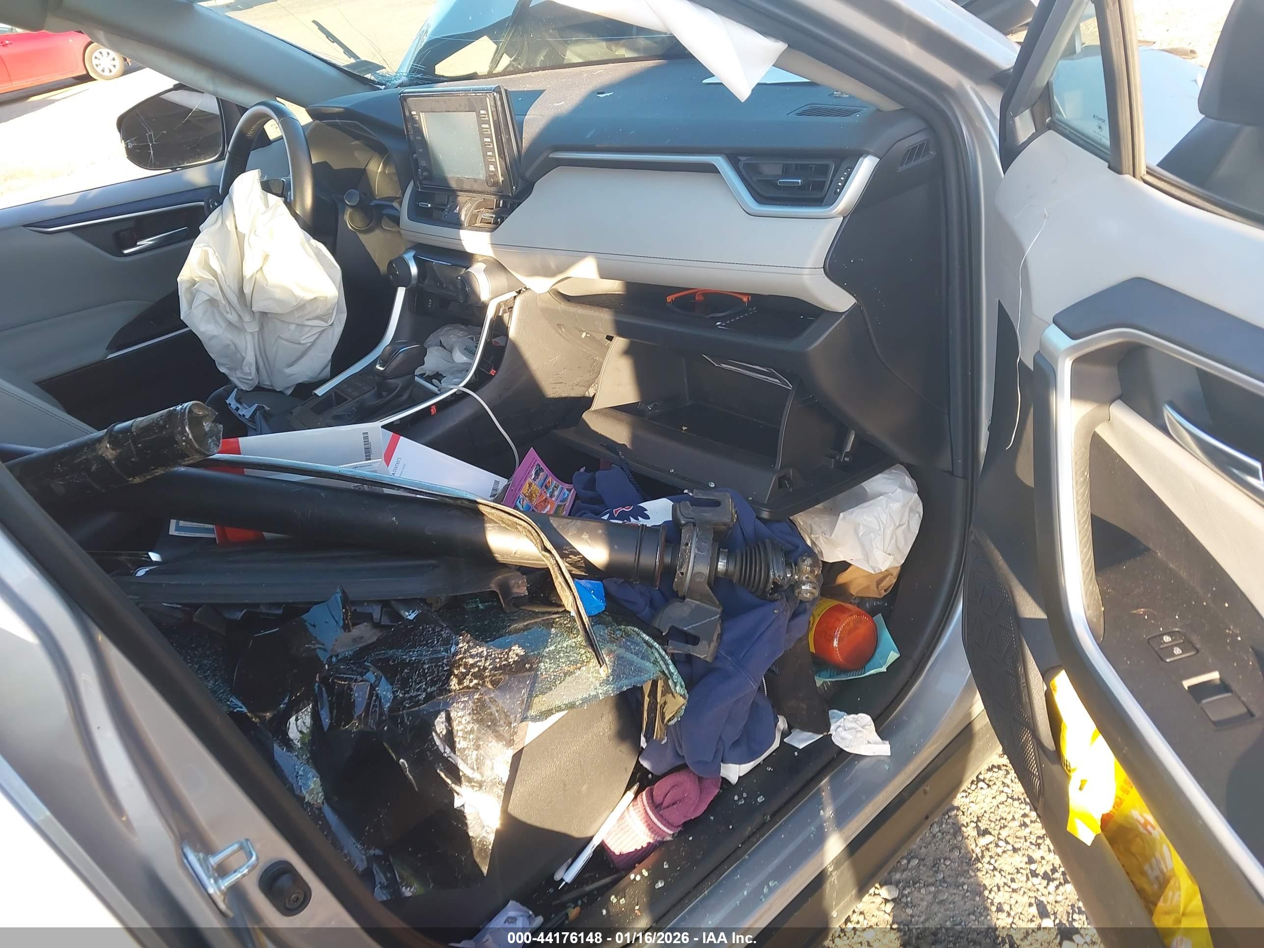 TOYOTA RAV4 image 5