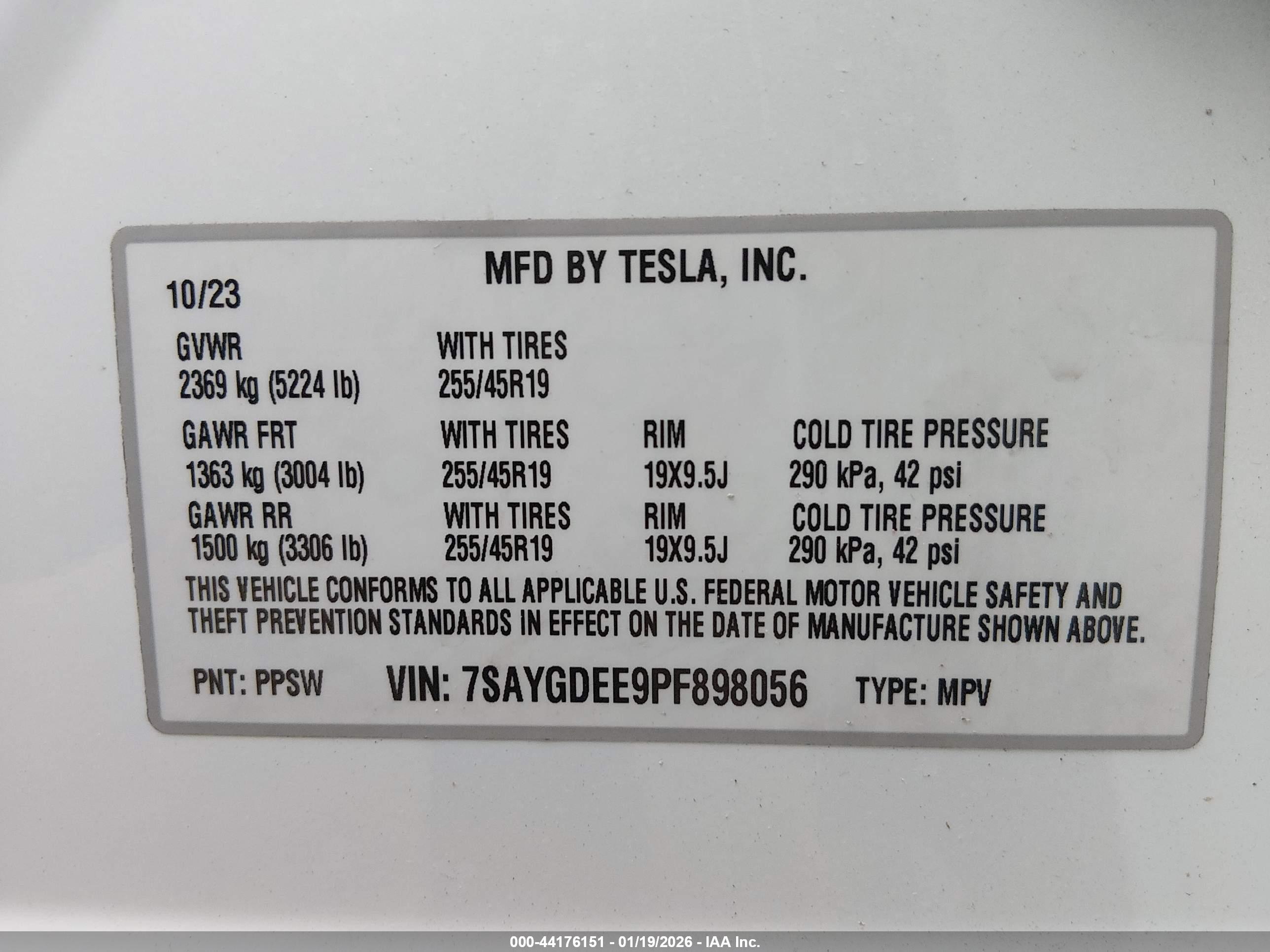 TESLA MODEL image 9