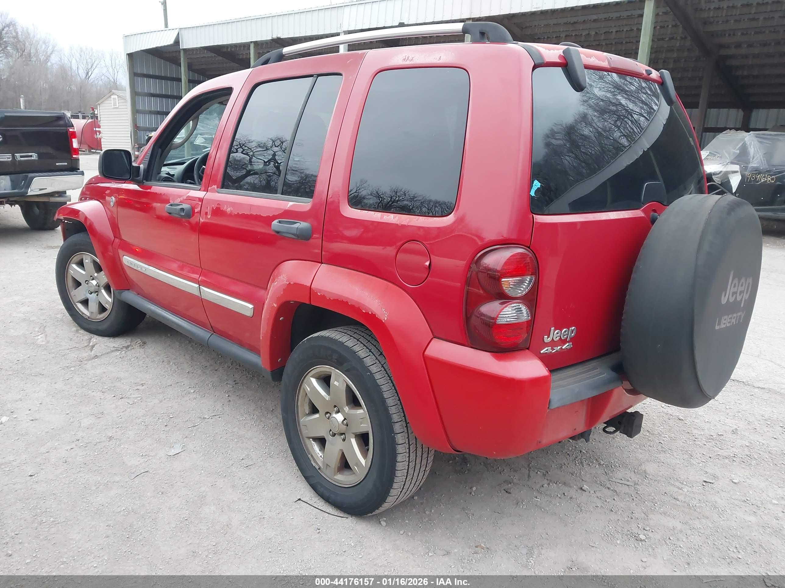 JEEP LIBERTY image 3