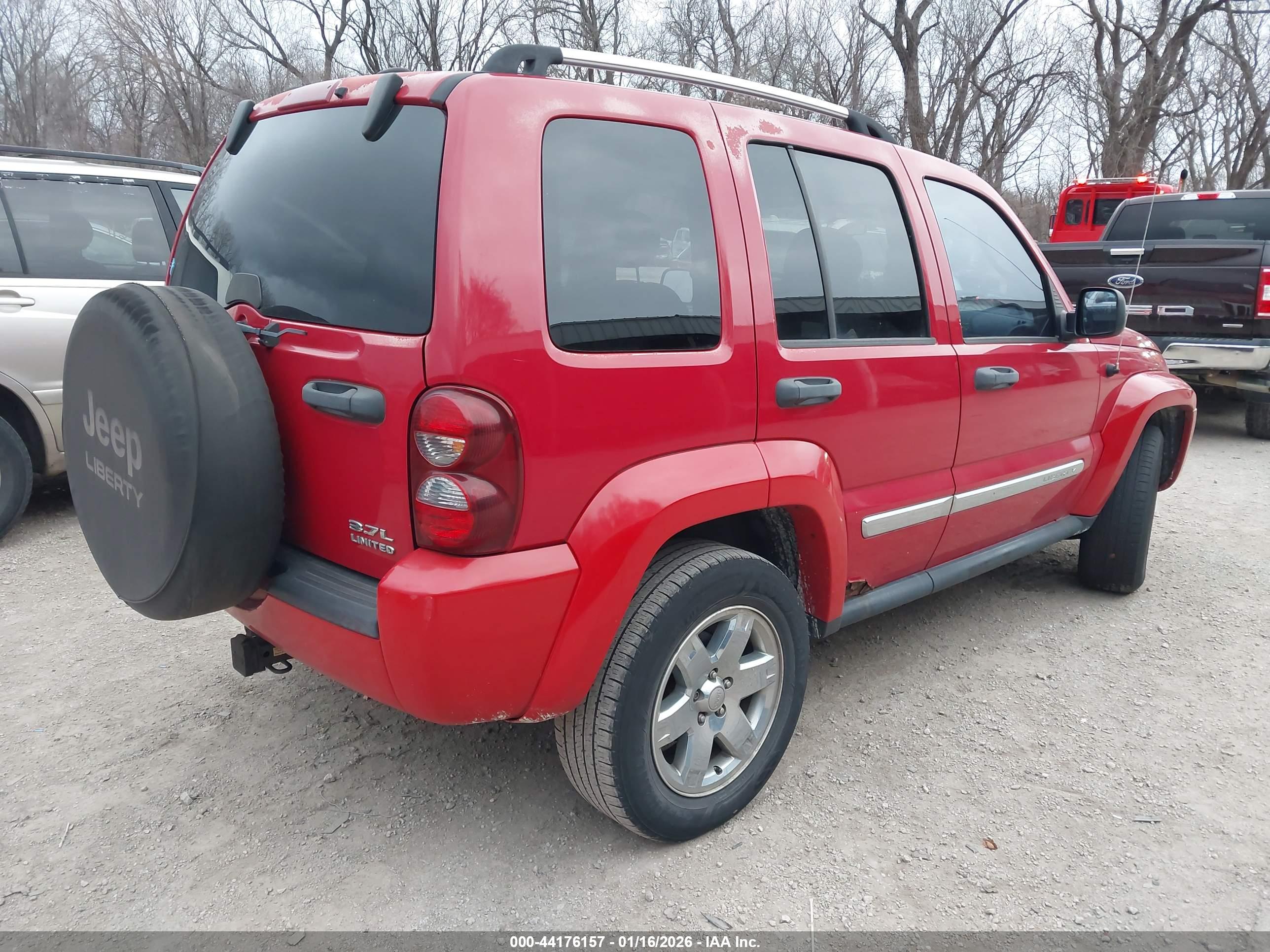 JEEP LIBERTY image 4
