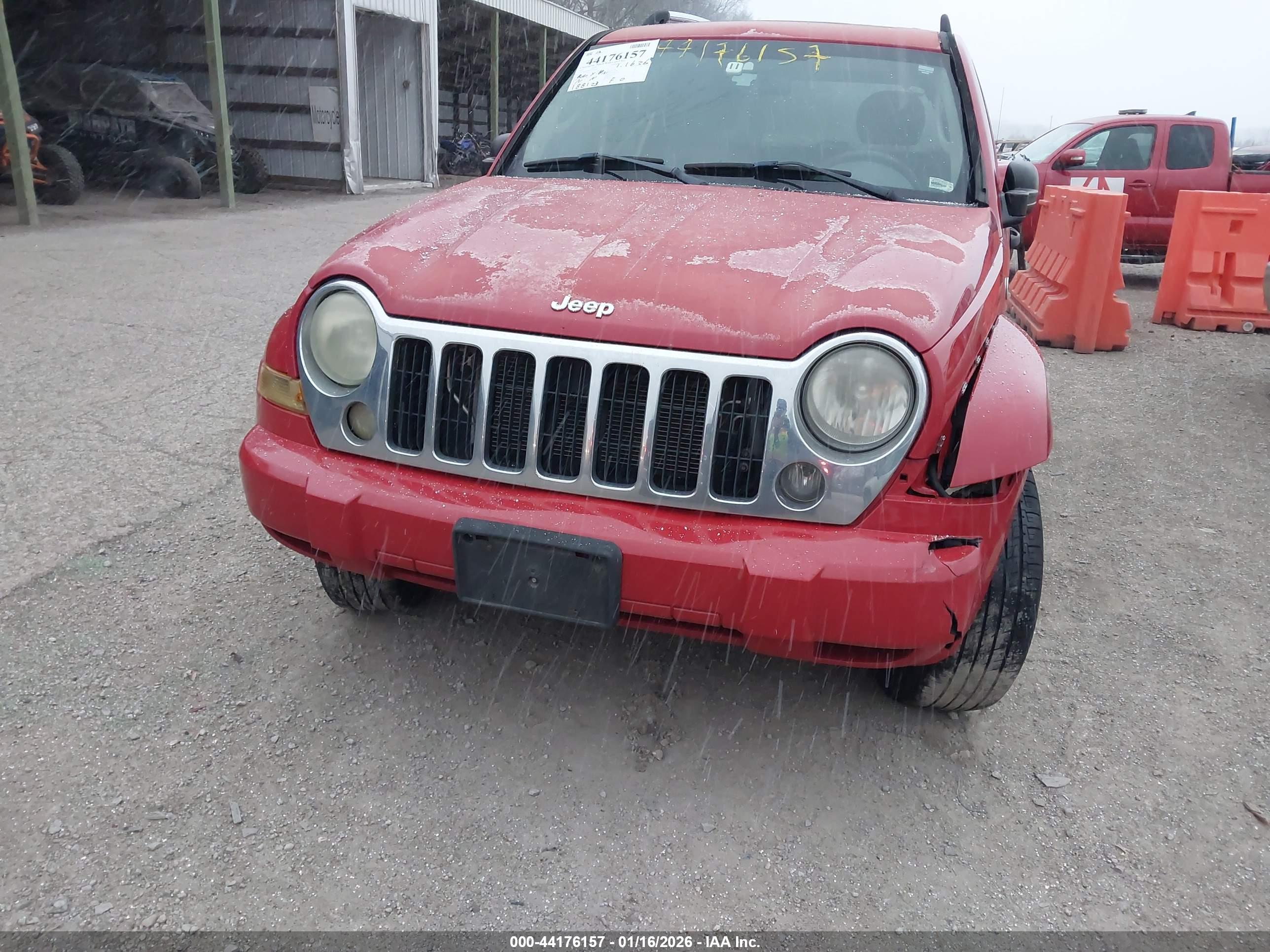 JEEP LIBERTY image 6