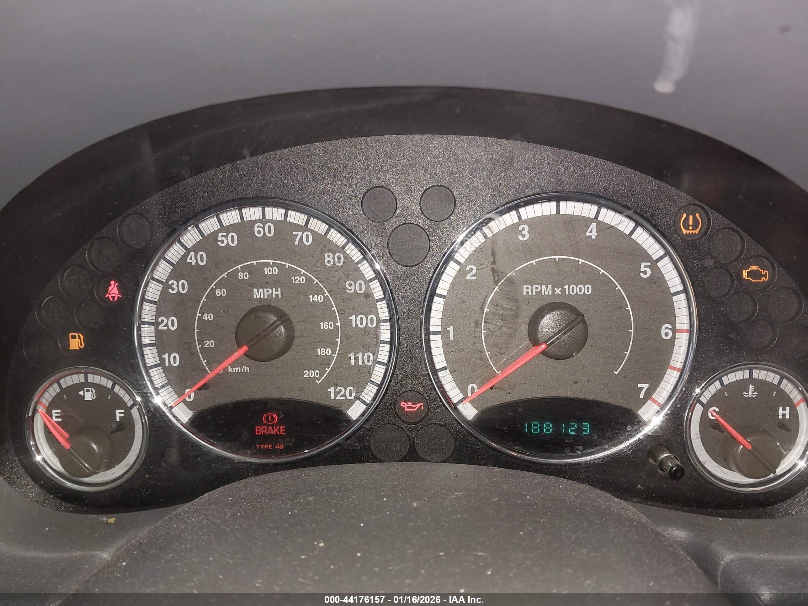 JEEP LIBERTY image 7