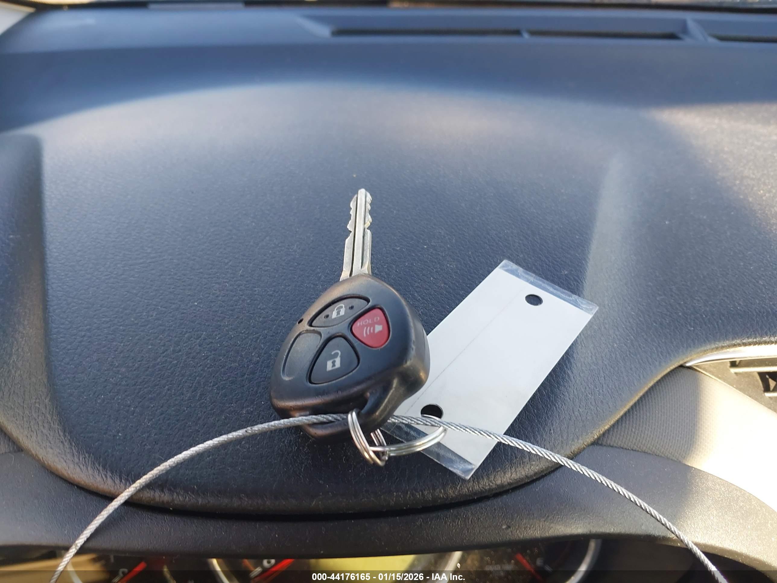 TOYOTA YARIS image 11
