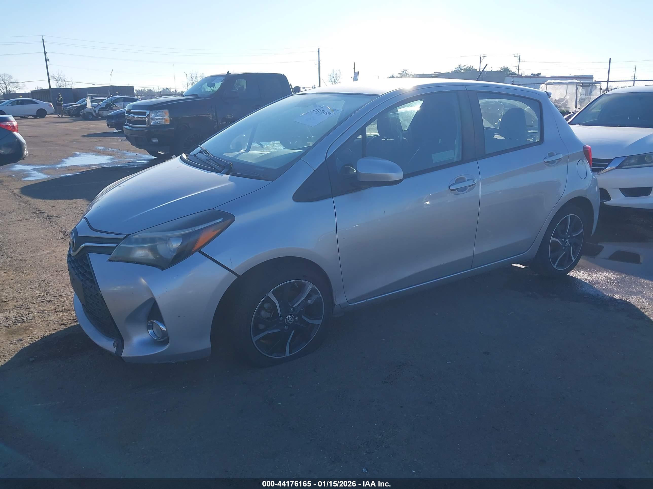 TOYOTA YARIS image 2