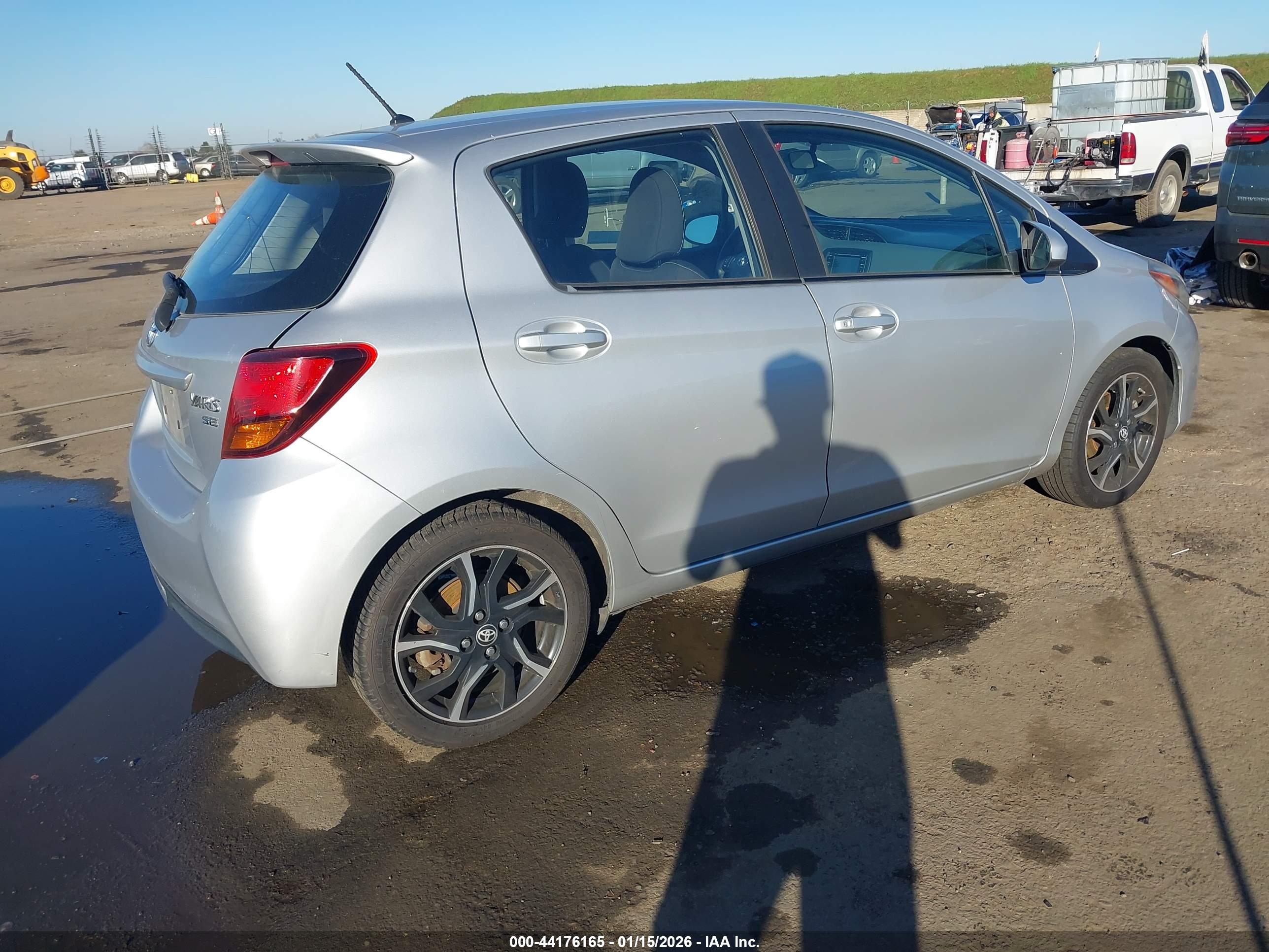 TOYOTA YARIS image 4