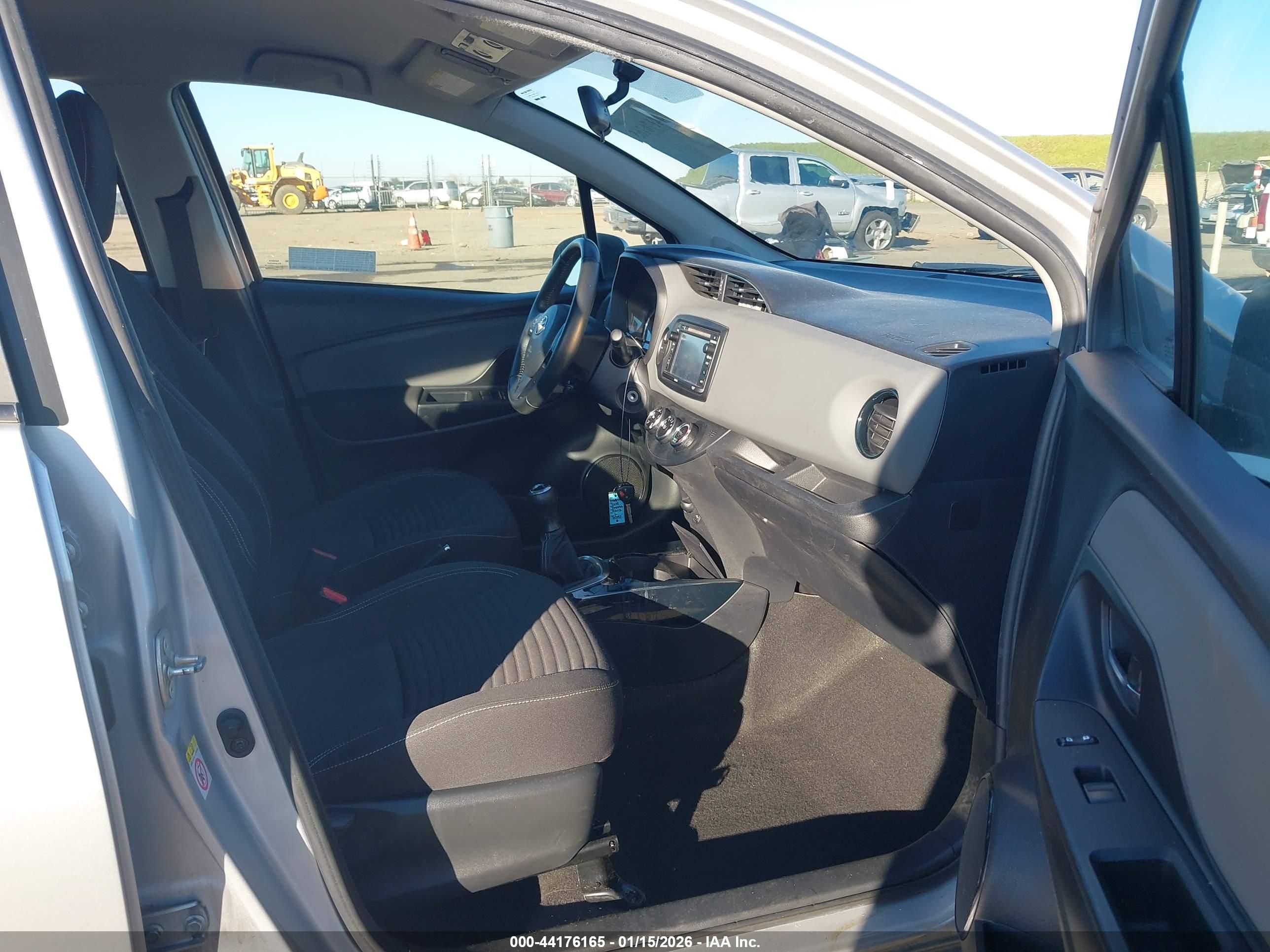 TOYOTA YARIS image 5