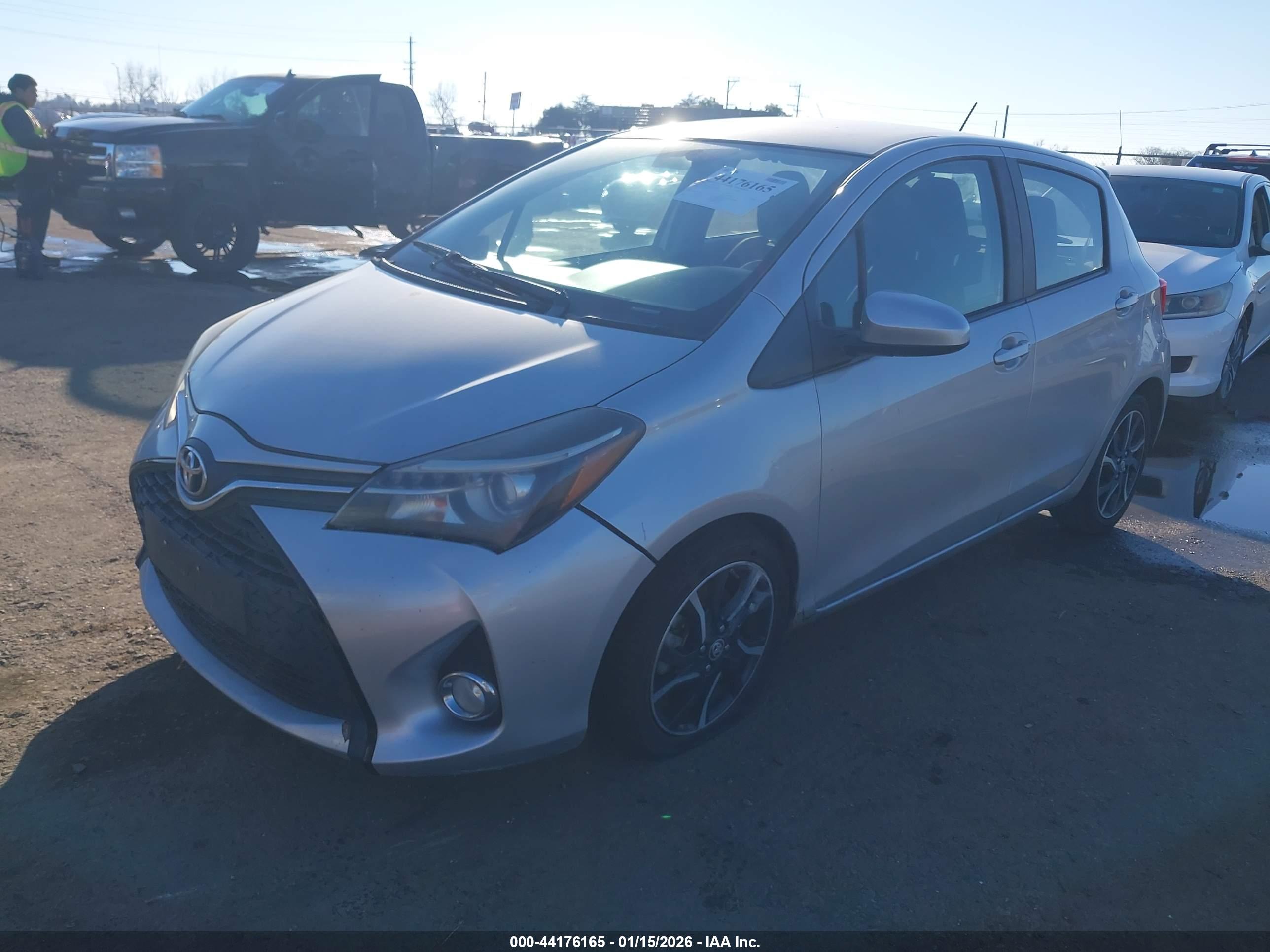 TOYOTA YARIS image 6