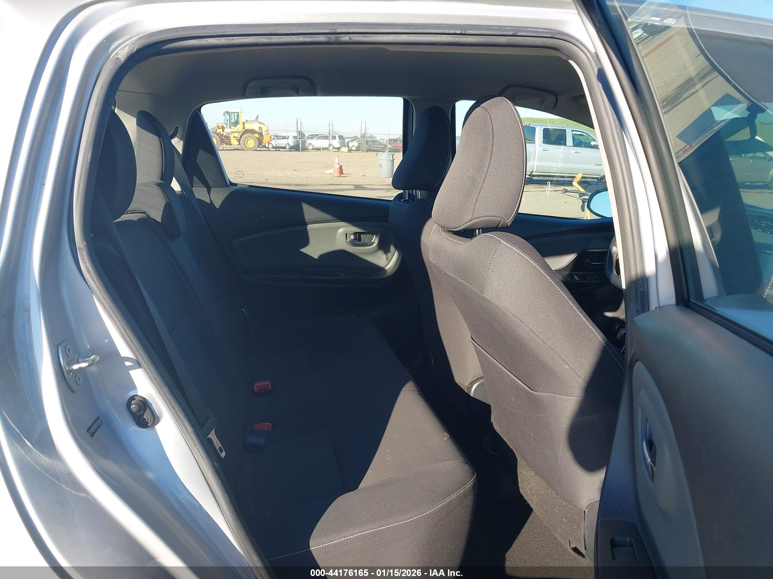 TOYOTA YARIS image 8