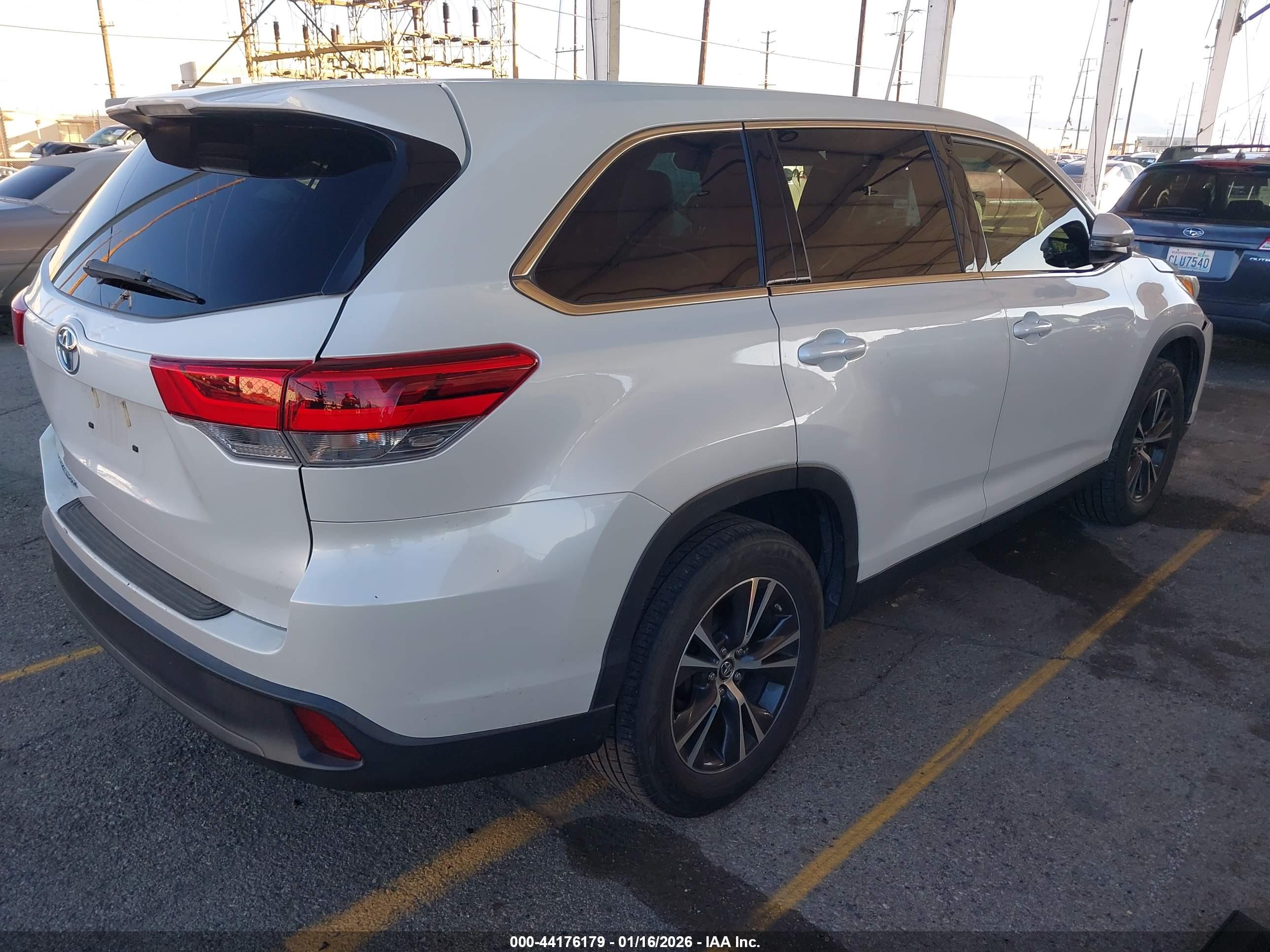 TOYOTA HIGHLANDER image 4