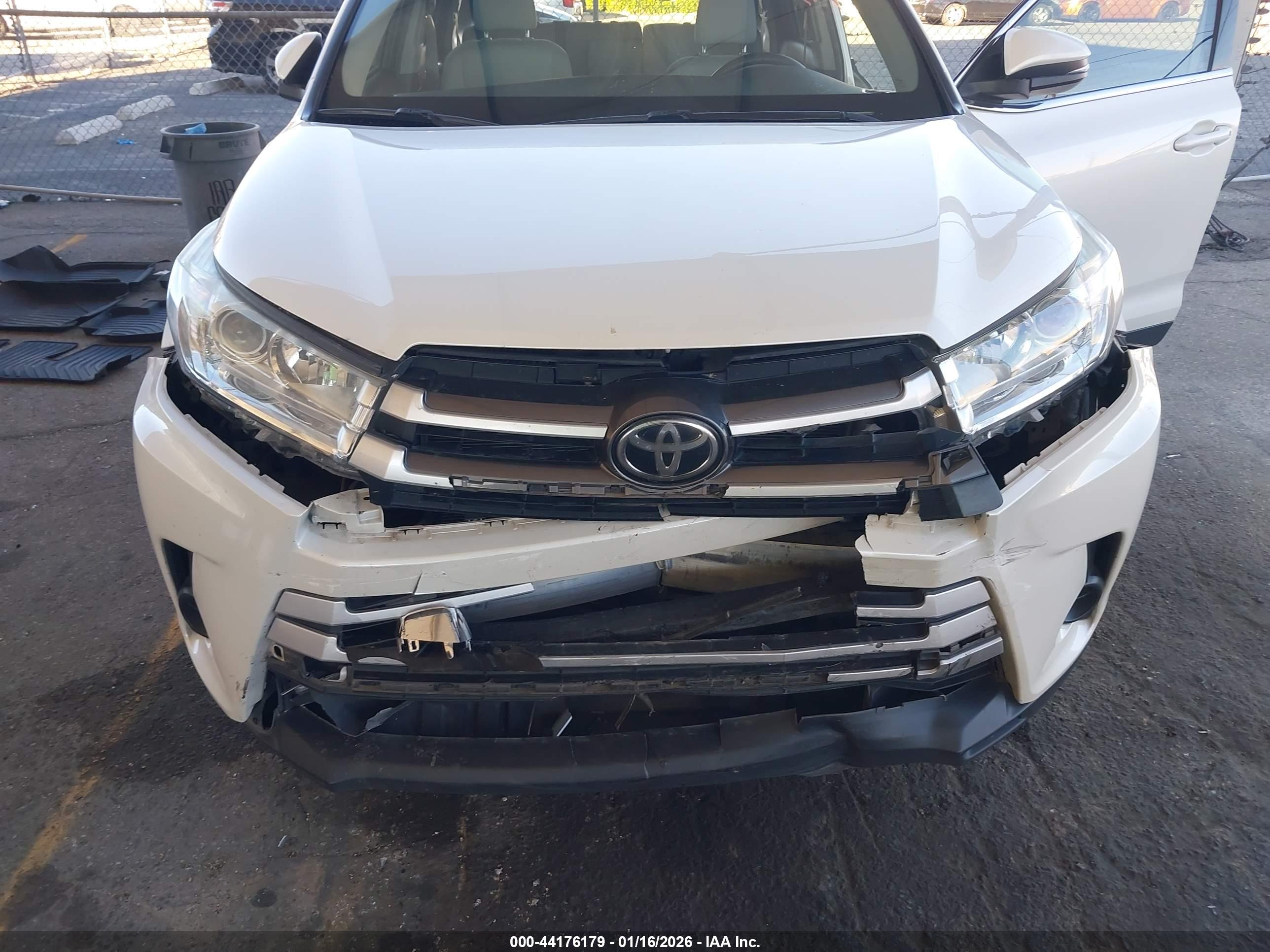 TOYOTA HIGHLANDER image 6