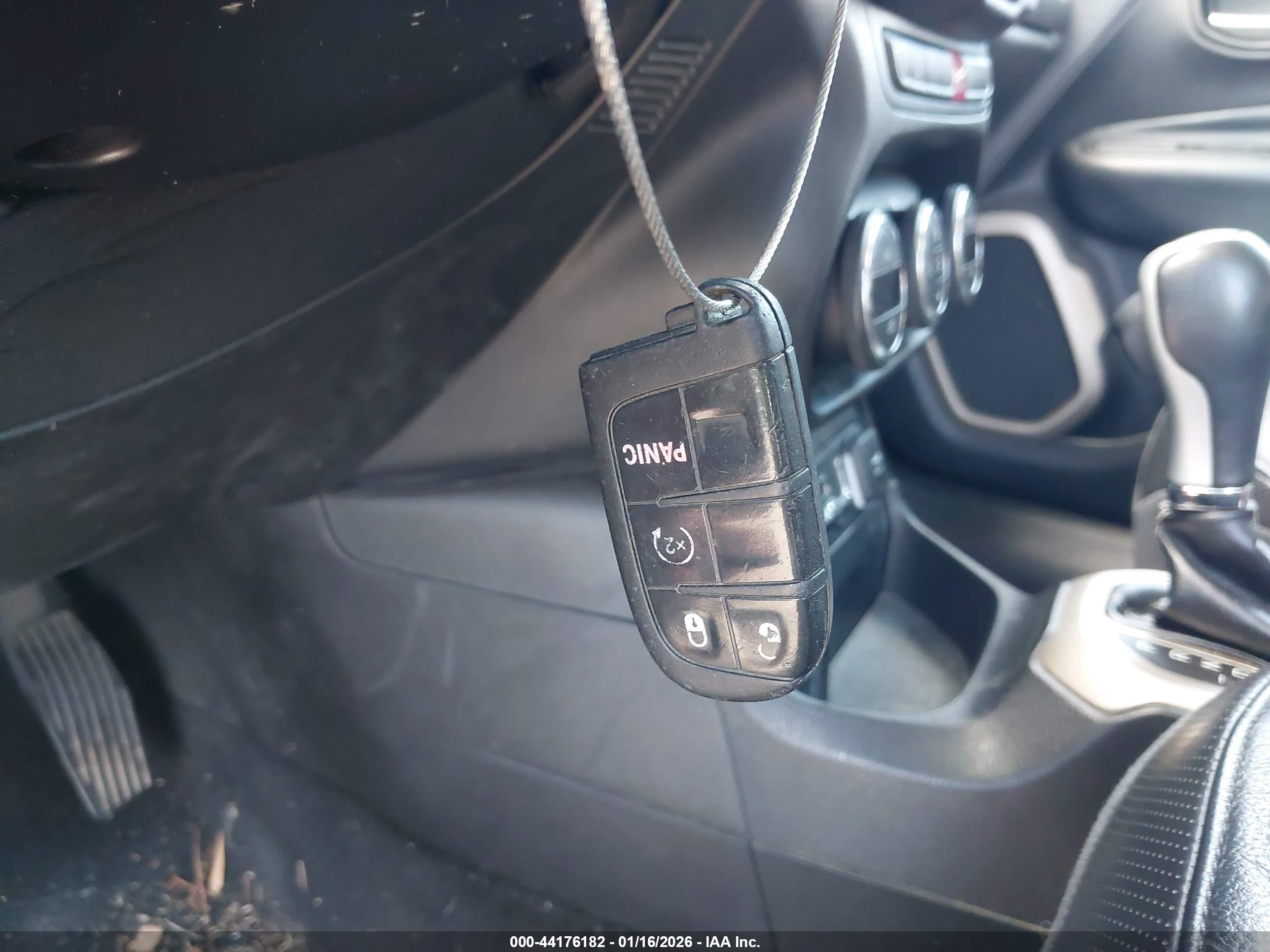 JEEP RENEGADE image 11