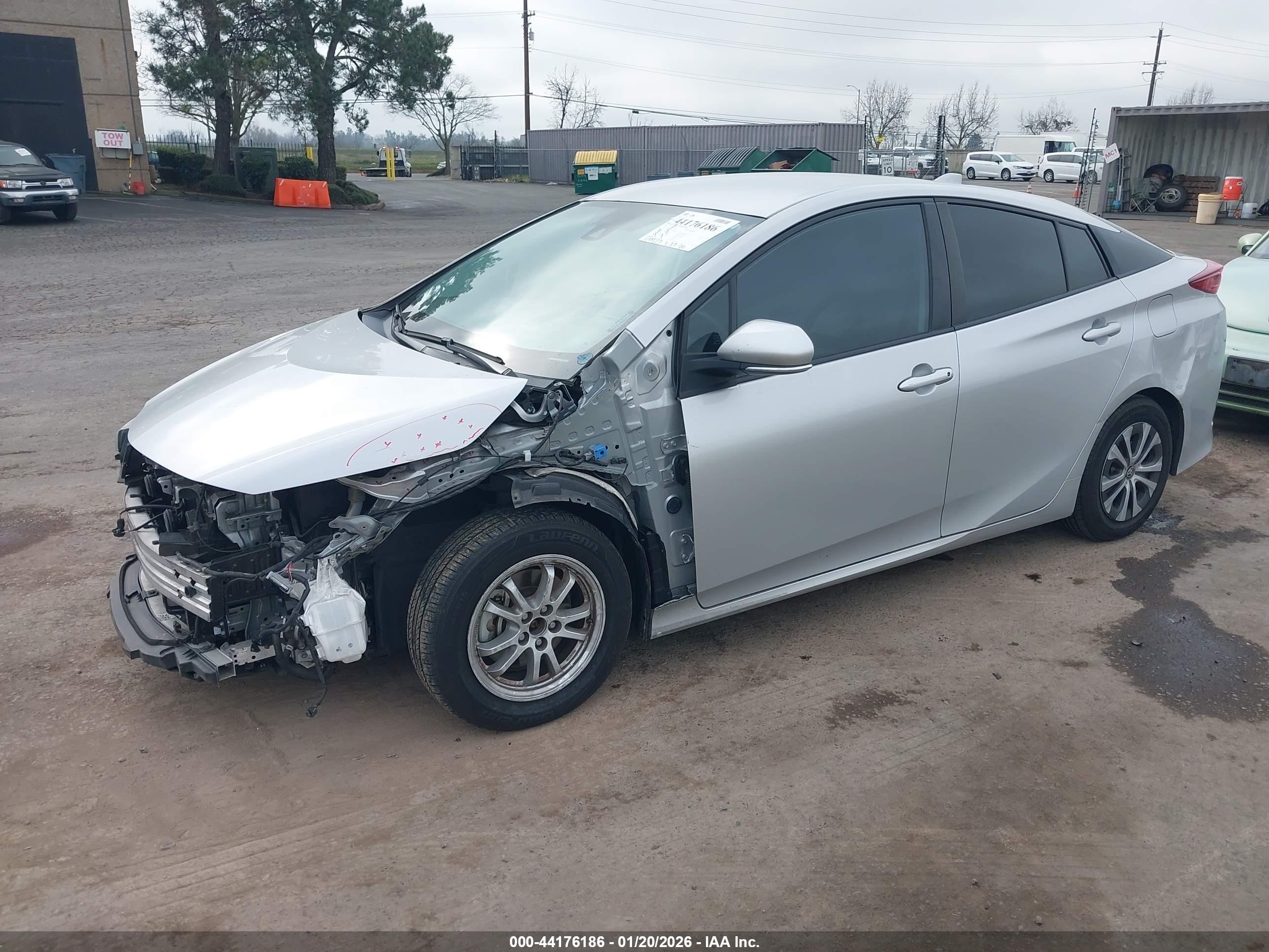 TOYOTA PRIUS image 2