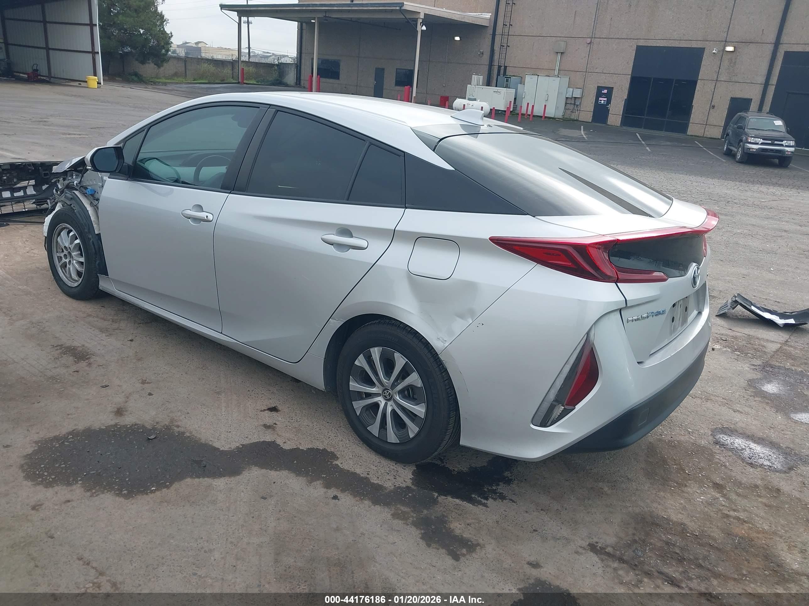 TOYOTA PRIUS image 3
