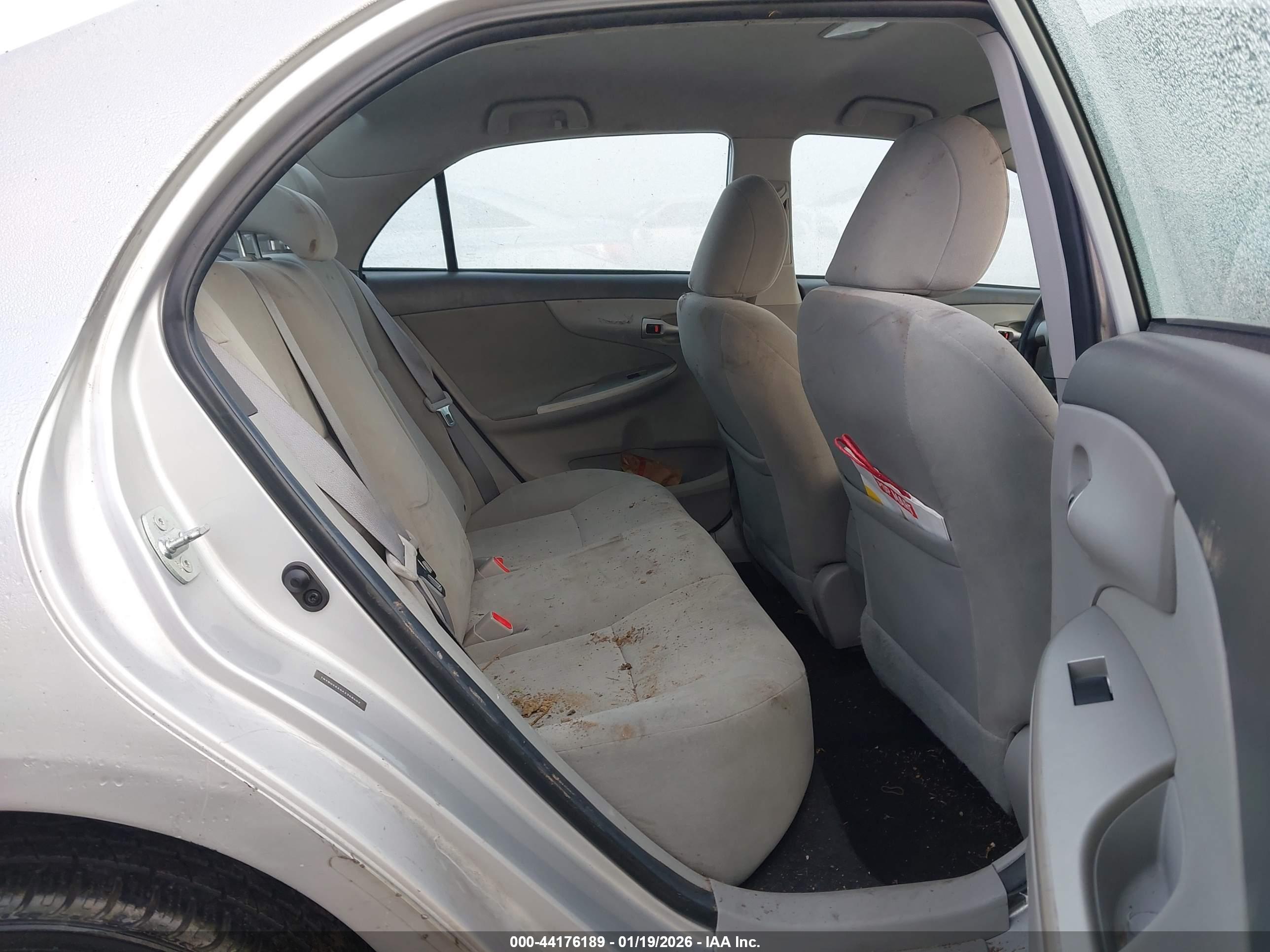 TOYOTA COROLLA image 8