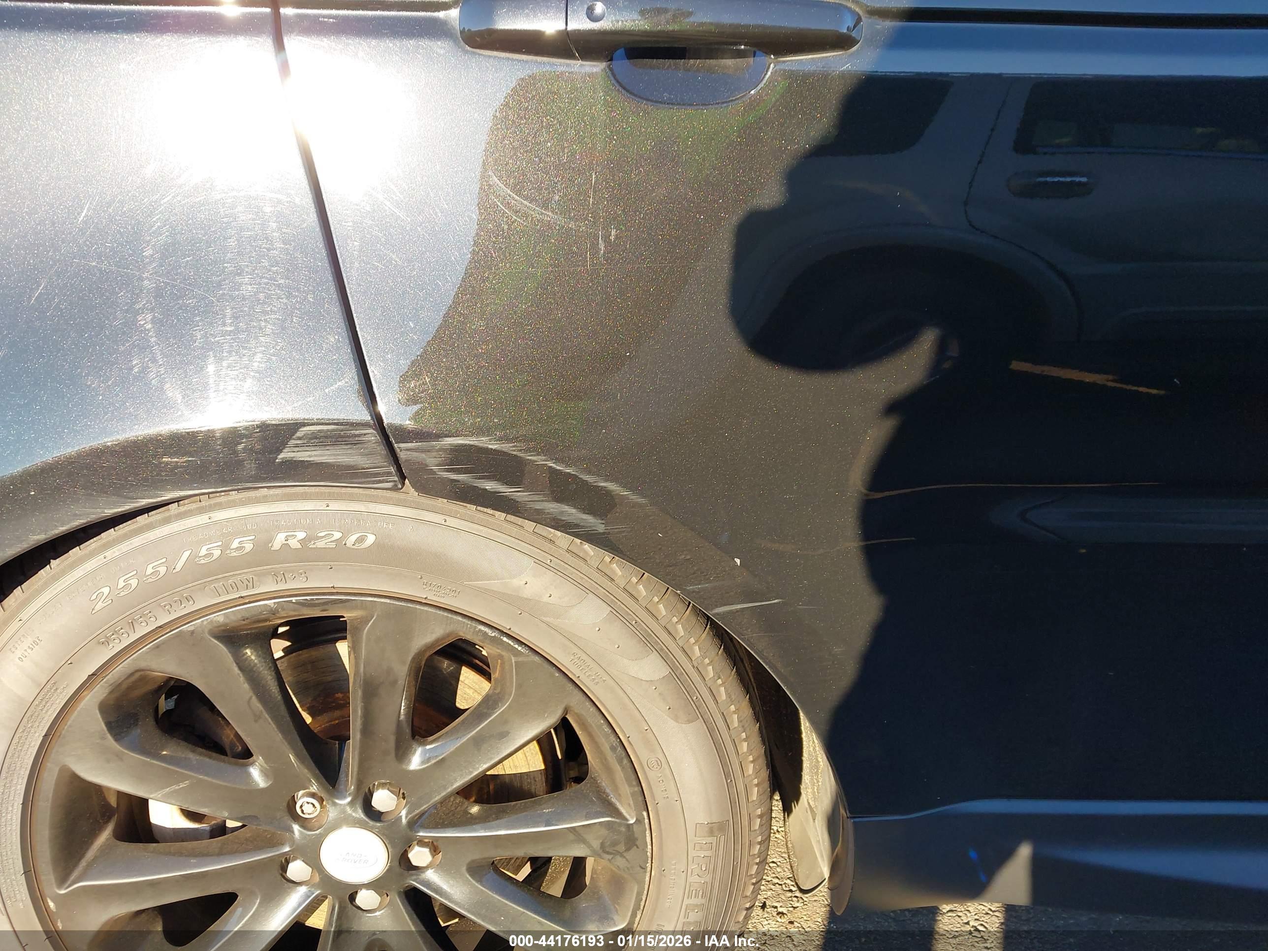 LAND ROVER image 6