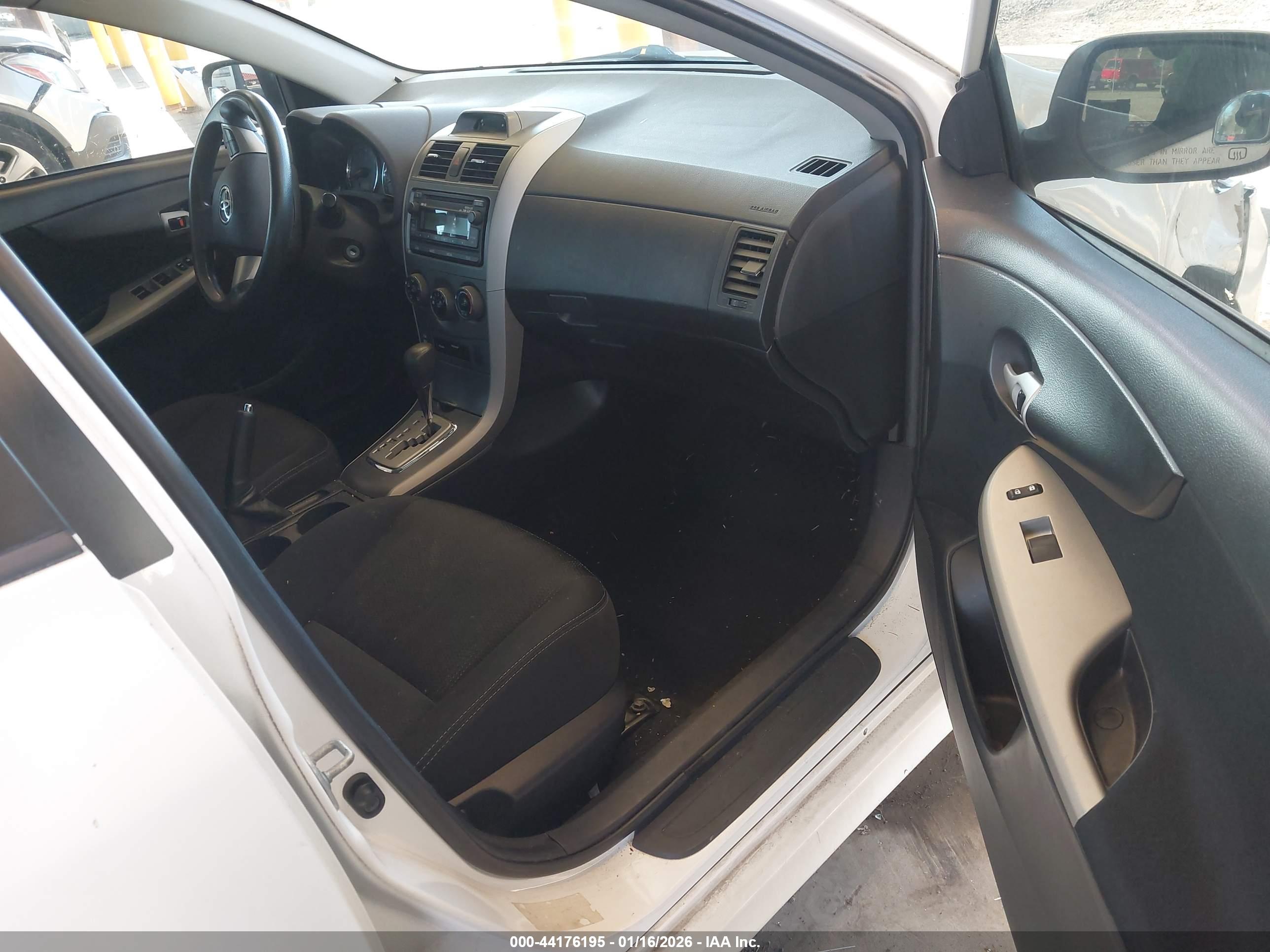 TOYOTA COROLLA image 5