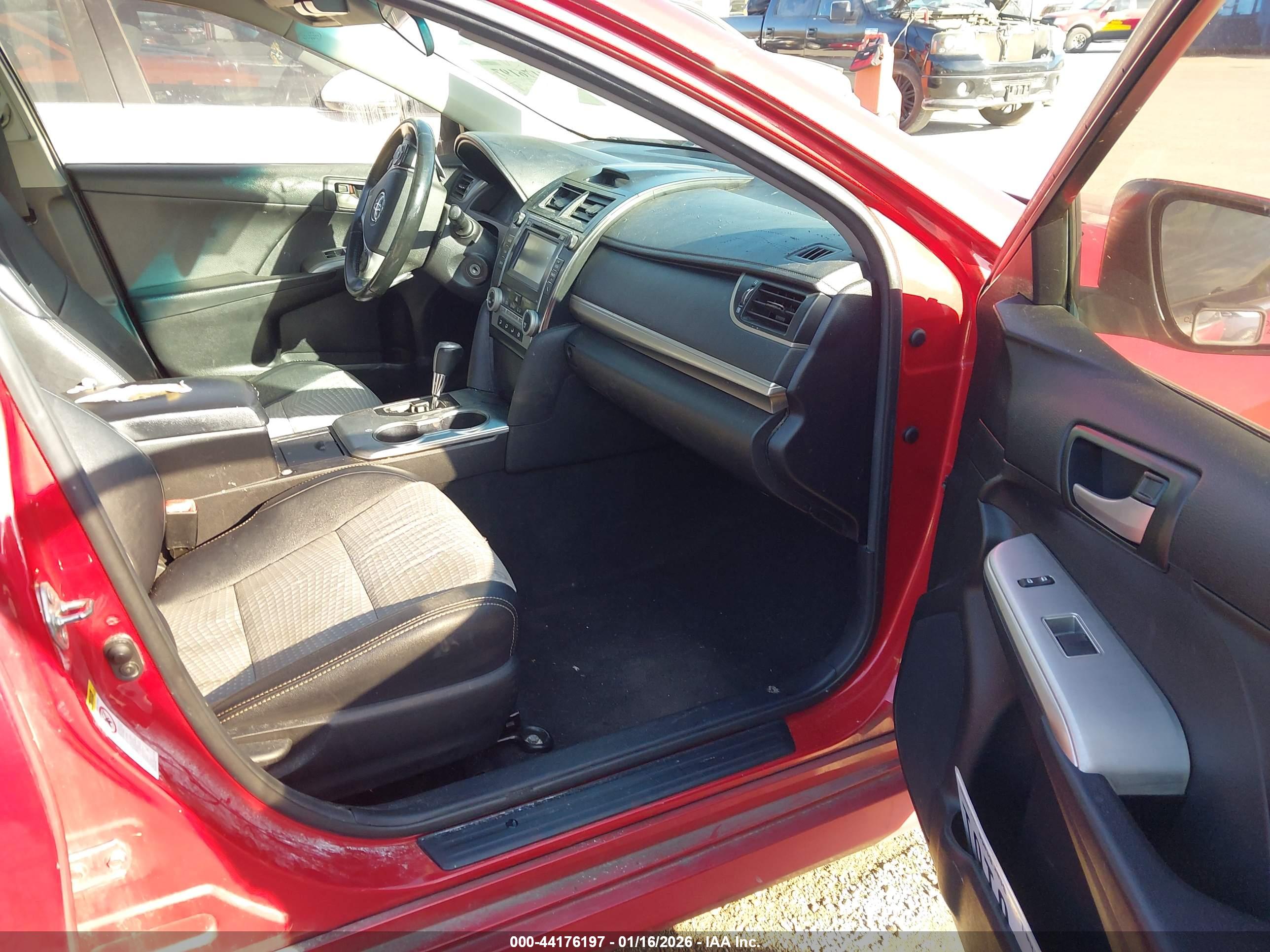 TOYOTA CAMRY image 5