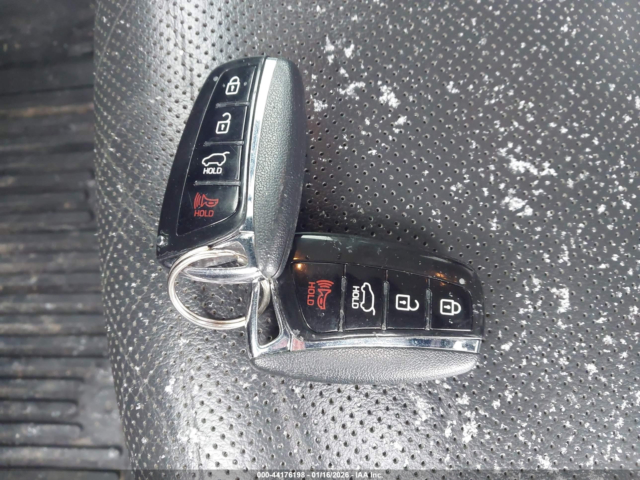 HYUNDAI SANTA image 11