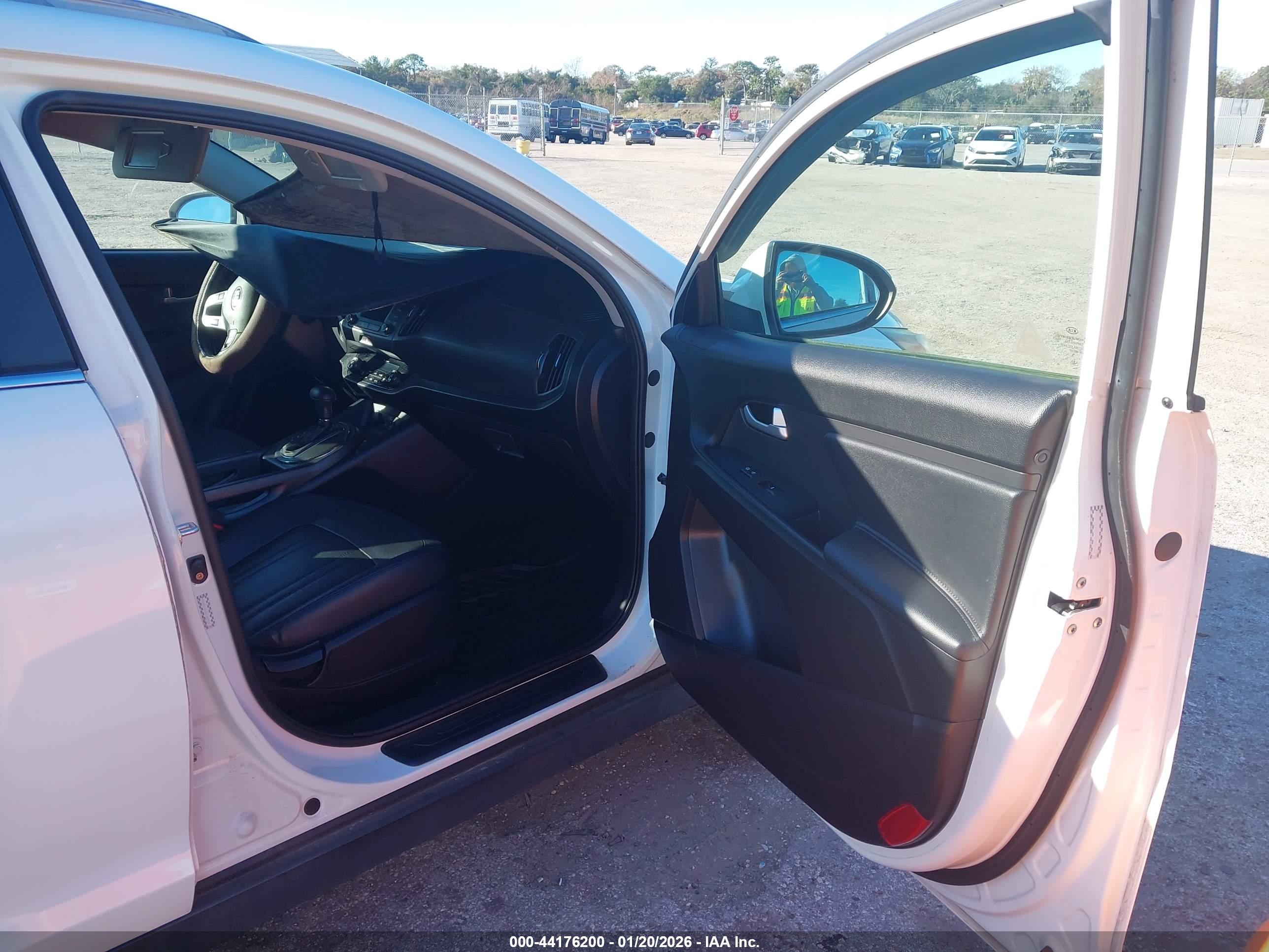 KIA SPORTAGE image 5
