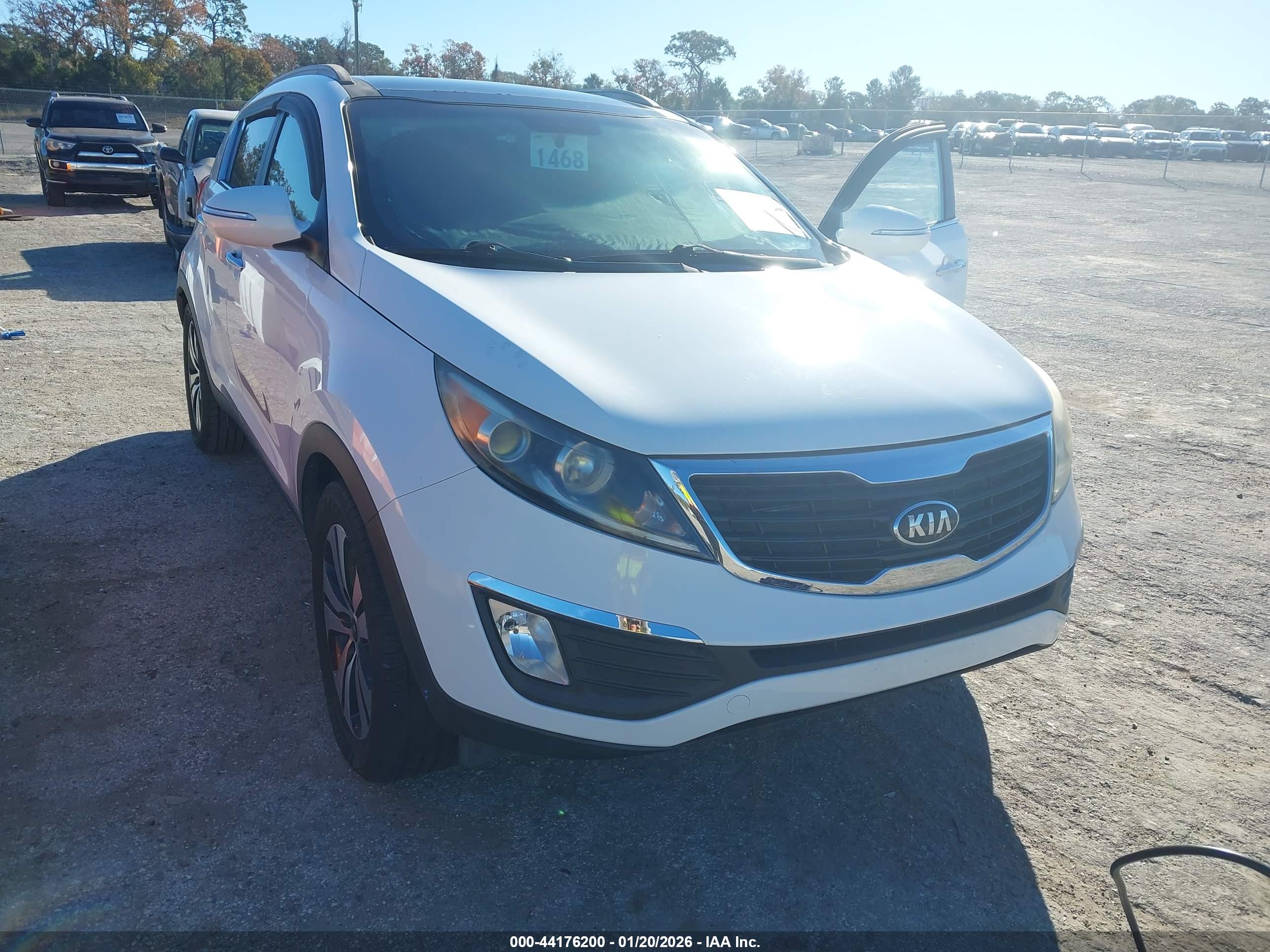KIA SPORTAGE image 6