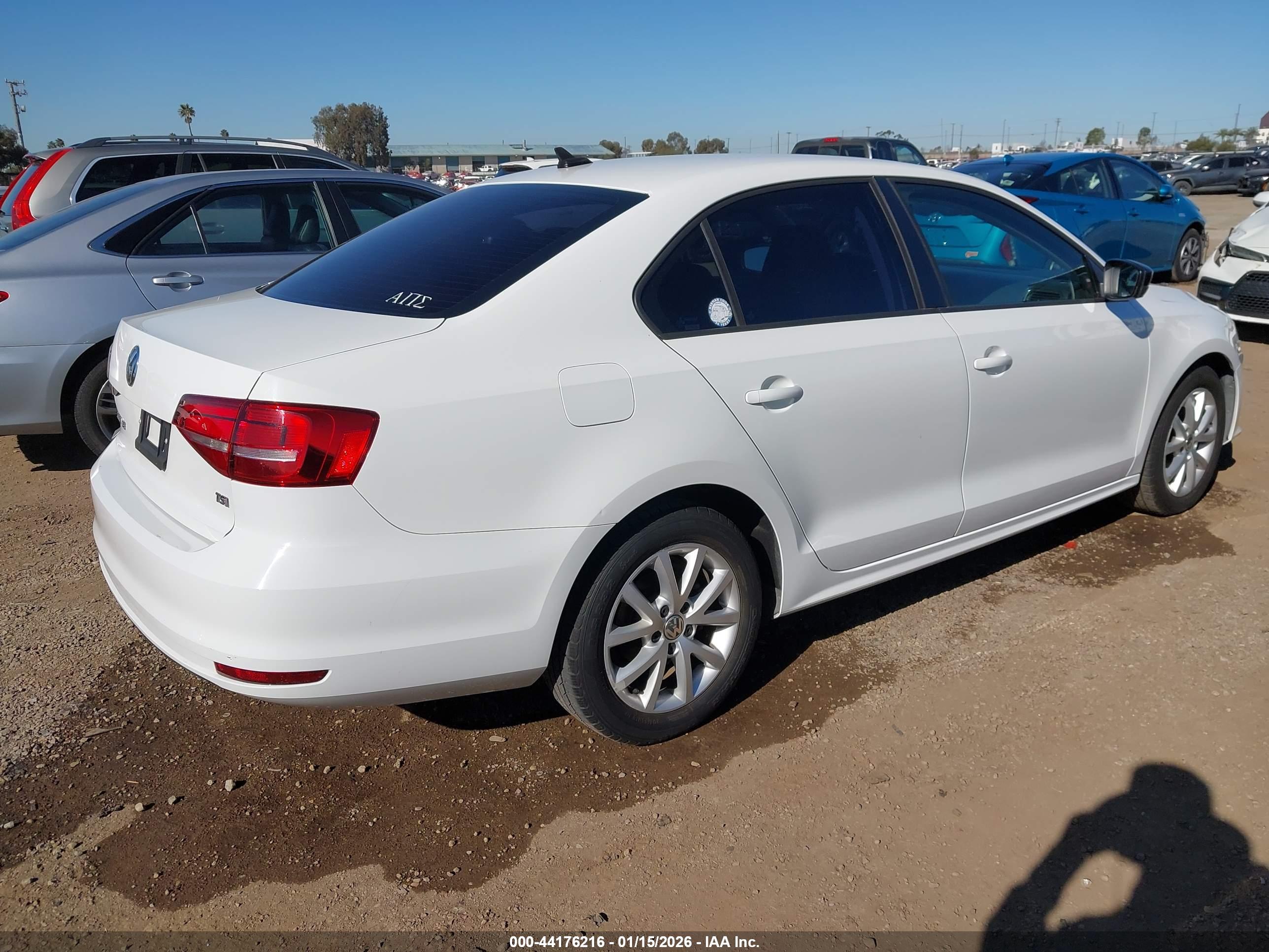 VOLKSWAGEN JETTA image 4