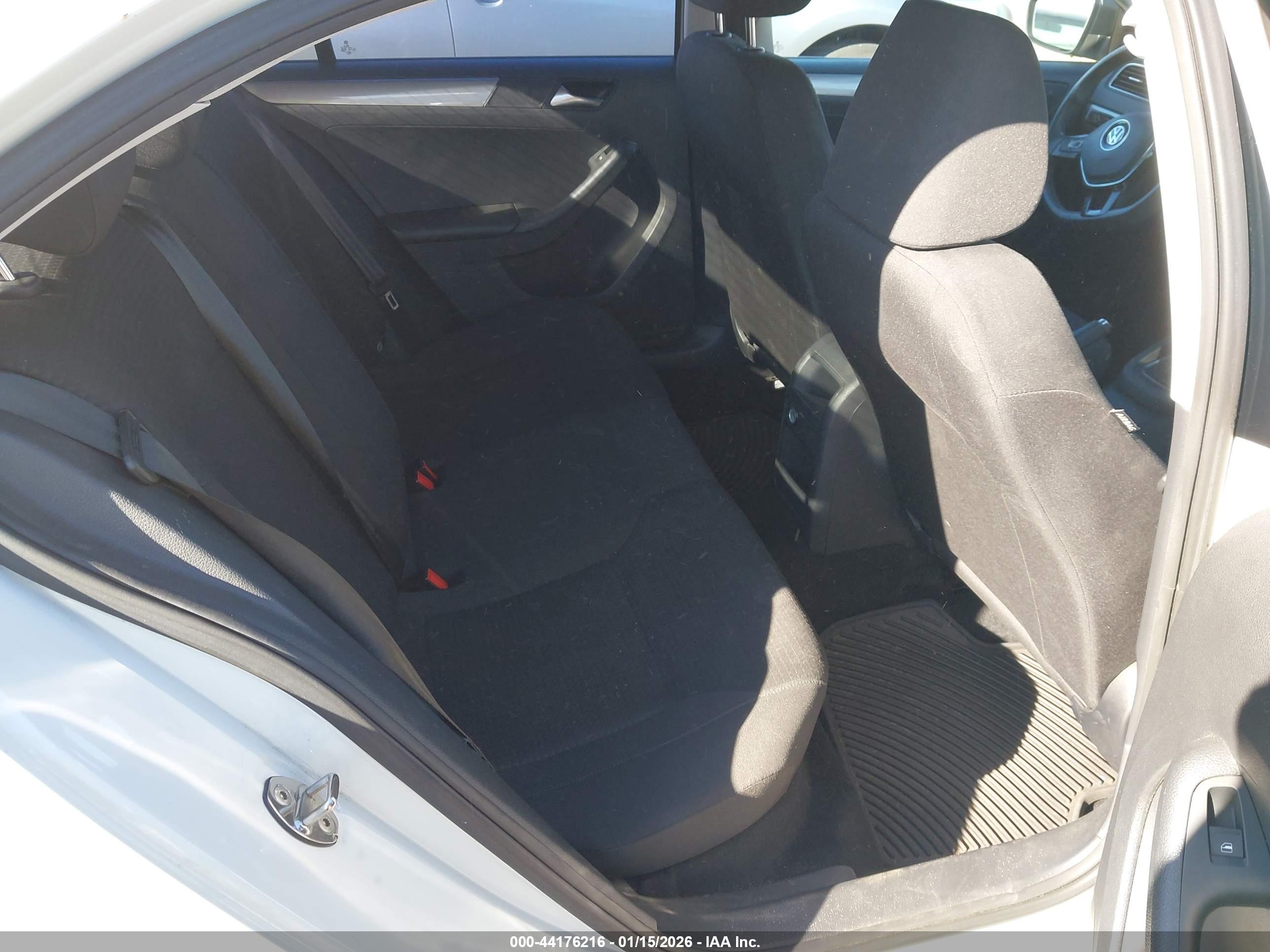 VOLKSWAGEN JETTA image 8